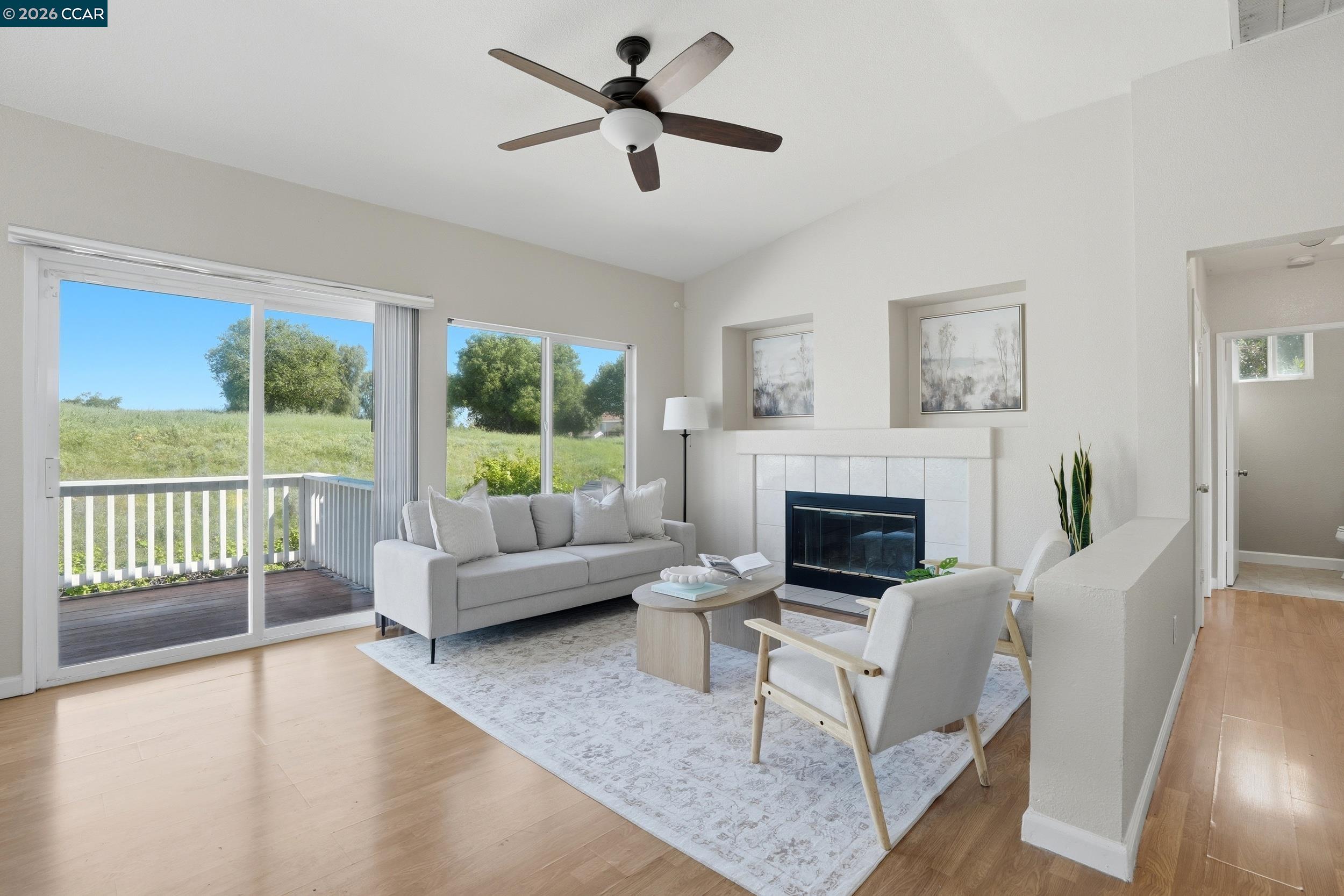 Detail Gallery Image 8 of 21 For 5081 Mesa Ridge Dr, Antioch,  CA 94531 - 5 Beds | 2/1 Baths