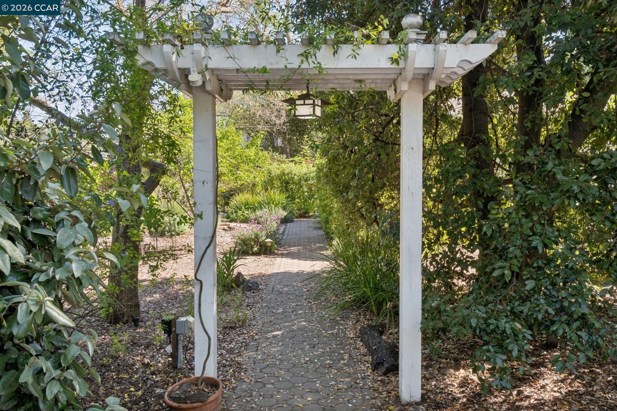 Detail Gallery Image 2 of 60 For 11 Bradley Ave, Walnut Creek,  CA 94596 - 3 Beds | 2/1 Baths