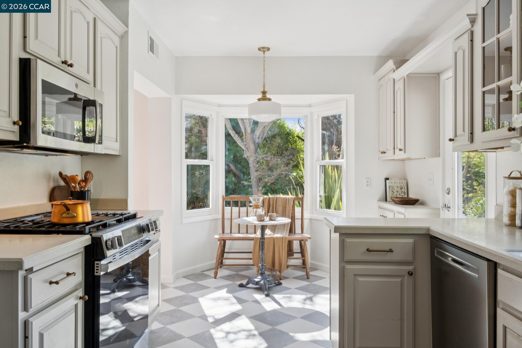 Detail Gallery Image 24 of 60 For 11 Bradley Ave, Walnut Creek,  CA 94596 - 3 Beds | 2/1 Baths