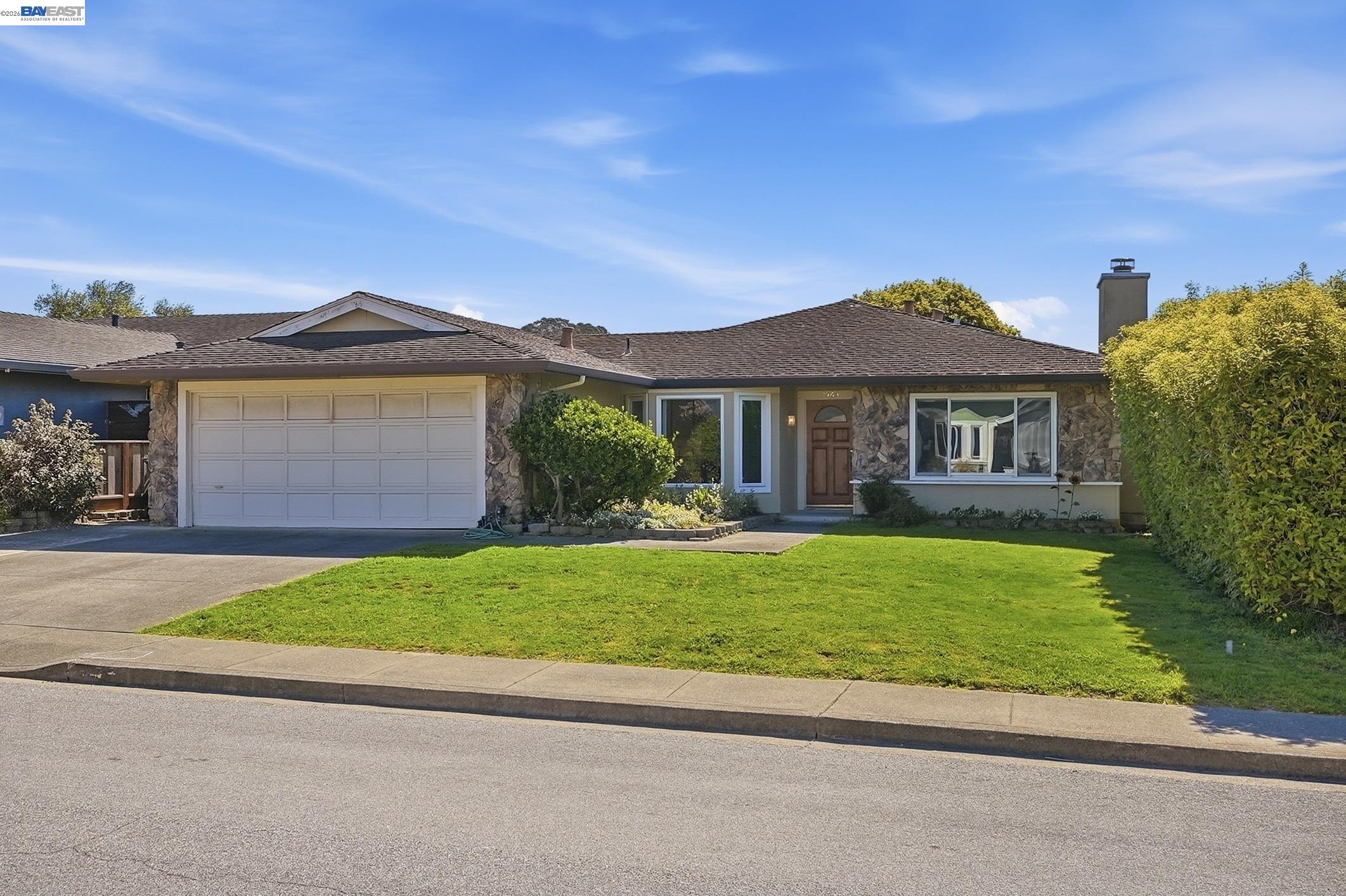 Detail Gallery Image 1 of 30 For 1563 Mizzen, Half Moon Bay,  CA 94019 - 3 Beds | 2 Baths