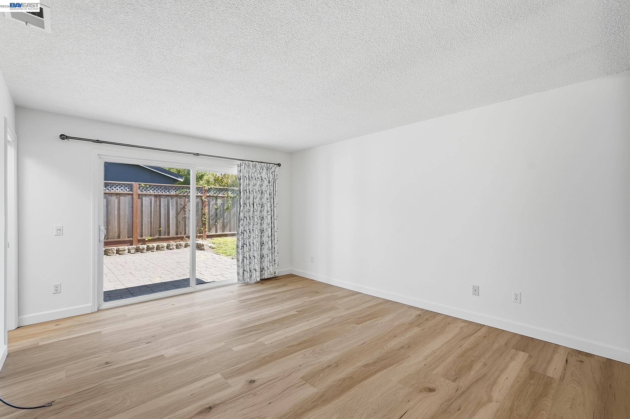 Detail Gallery Image 12 of 30 For 1563 Mizzen, Half Moon Bay,  CA 94019 - 3 Beds | 2 Baths