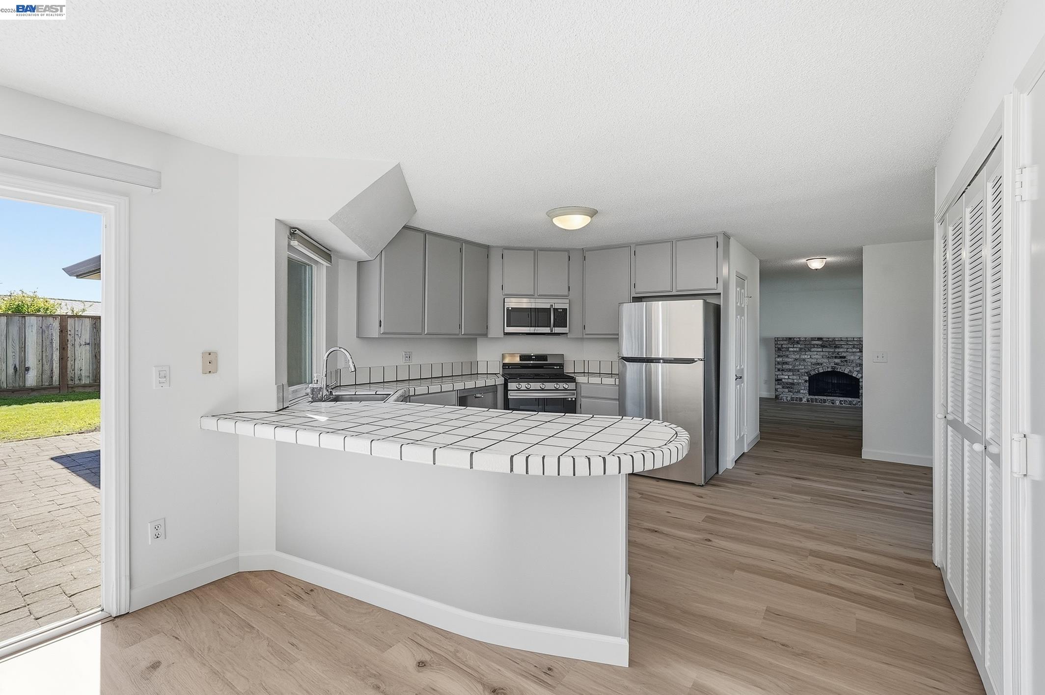 Detail Gallery Image 8 of 30 For 1563 Mizzen, Half Moon Bay,  CA 94019 - 3 Beds | 2 Baths