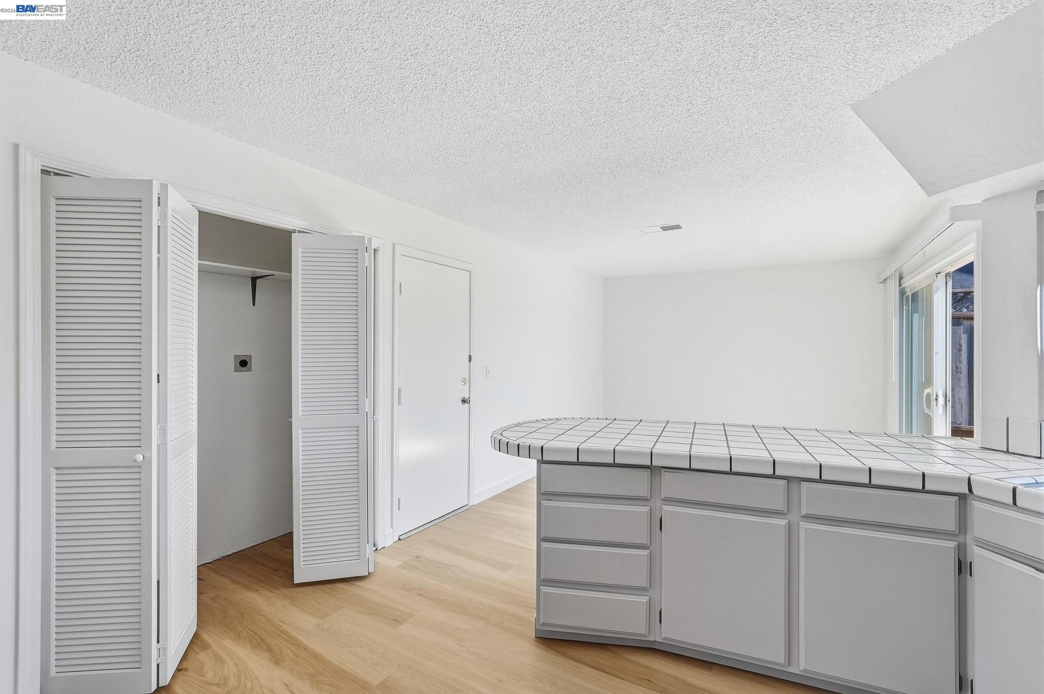 Detail Gallery Image 9 of 30 For 1563 Mizzen, Half Moon Bay,  CA 94019 - 3 Beds | 2 Baths