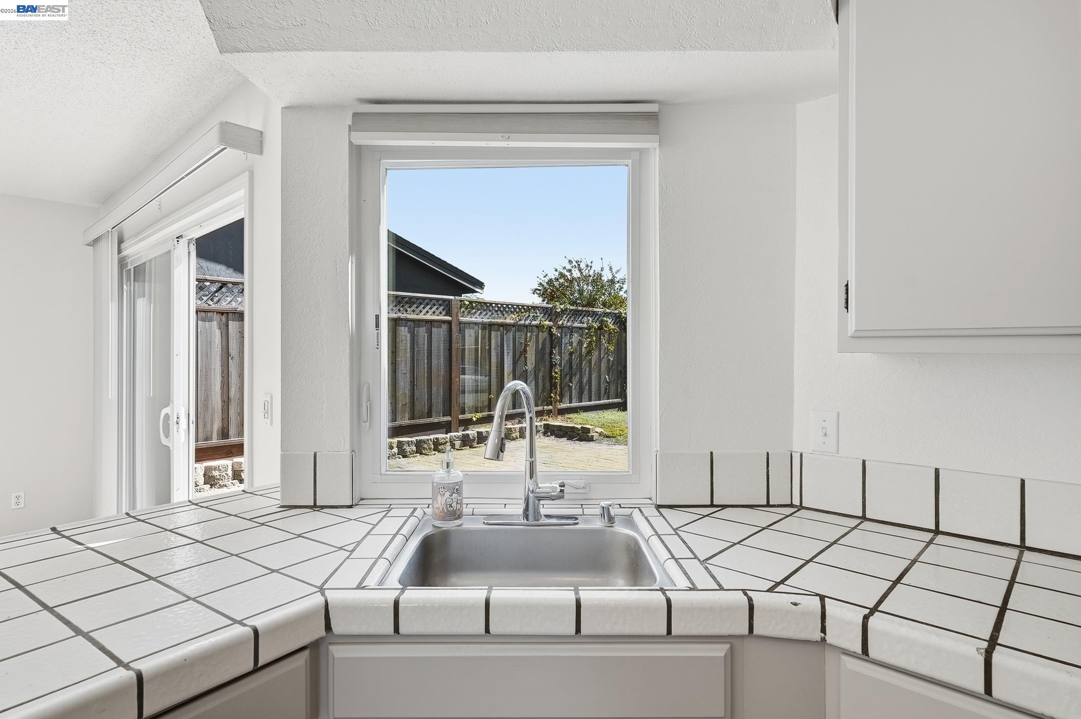 Detail Gallery Image 10 of 30 For 1563 Mizzen, Half Moon Bay,  CA 94019 - 3 Beds | 2 Baths