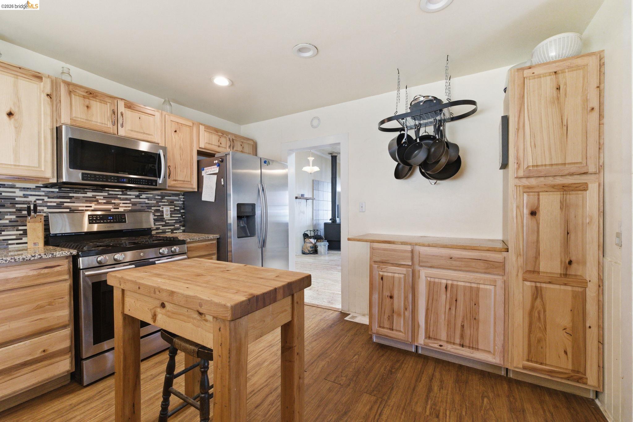 Detail Gallery Image 15 of 30 For 18445 Oak St, Tuolumne,  CA 95379 - 3 Beds | 2 Baths