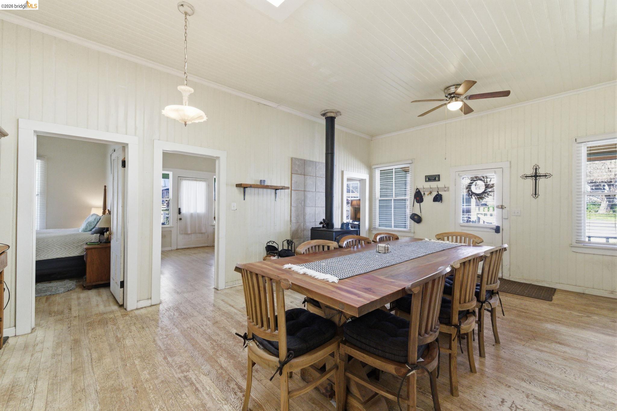 Detail Gallery Image 9 of 30 For 18445 Oak St, Tuolumne,  CA 95379 - 3 Beds | 2 Baths