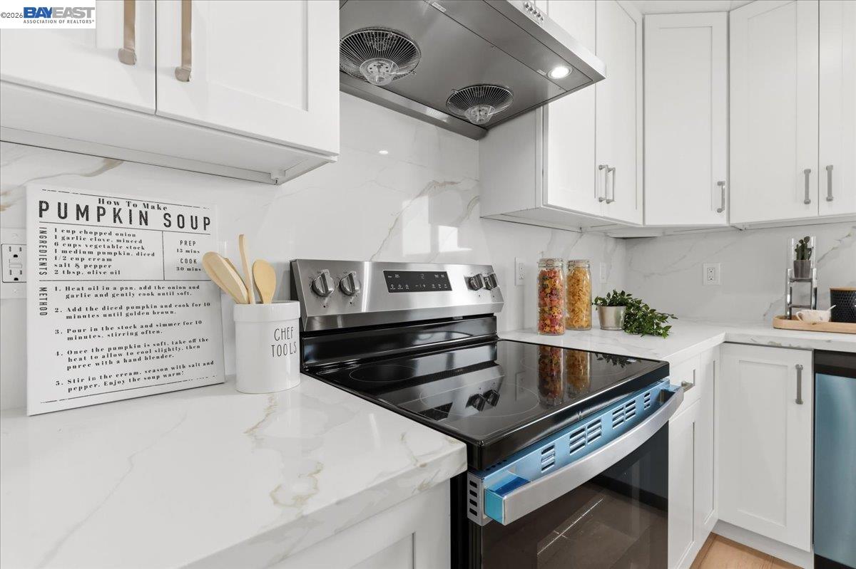 Detail Gallery Image 12 of 46 For 4519 Edwards Ln, Castro Valley,  CA 94546 - 6 Beds | 4/1 Baths