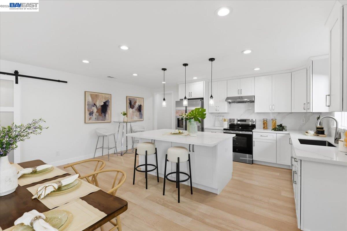 Detail Gallery Image 14 of 46 For 4519 Edwards Ln, Castro Valley,  CA 94546 - 6 Beds | 4/1 Baths