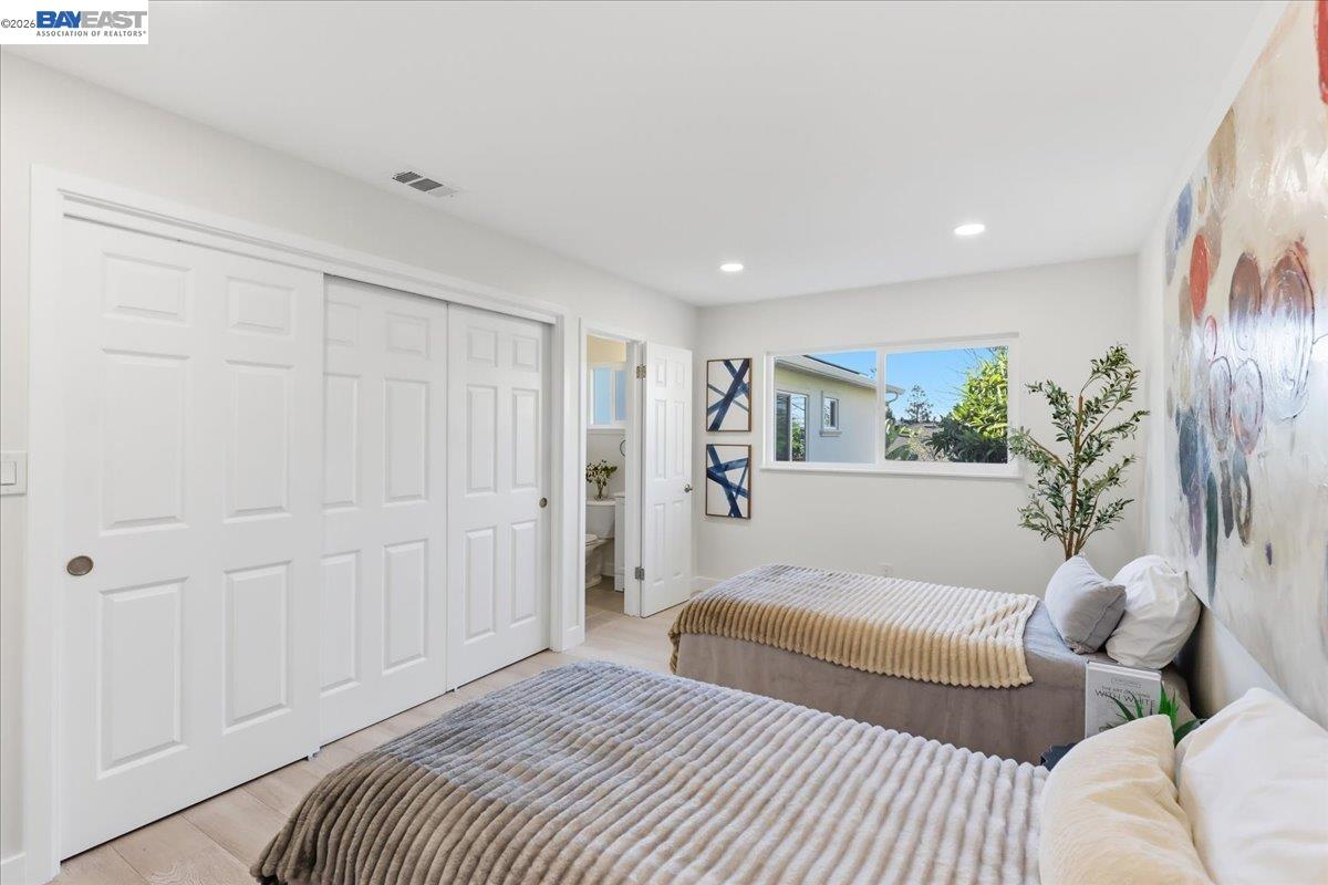 Detail Gallery Image 24 of 46 For 4519 Edwards Ln, Castro Valley,  CA 94546 - 6 Beds | 4/1 Baths