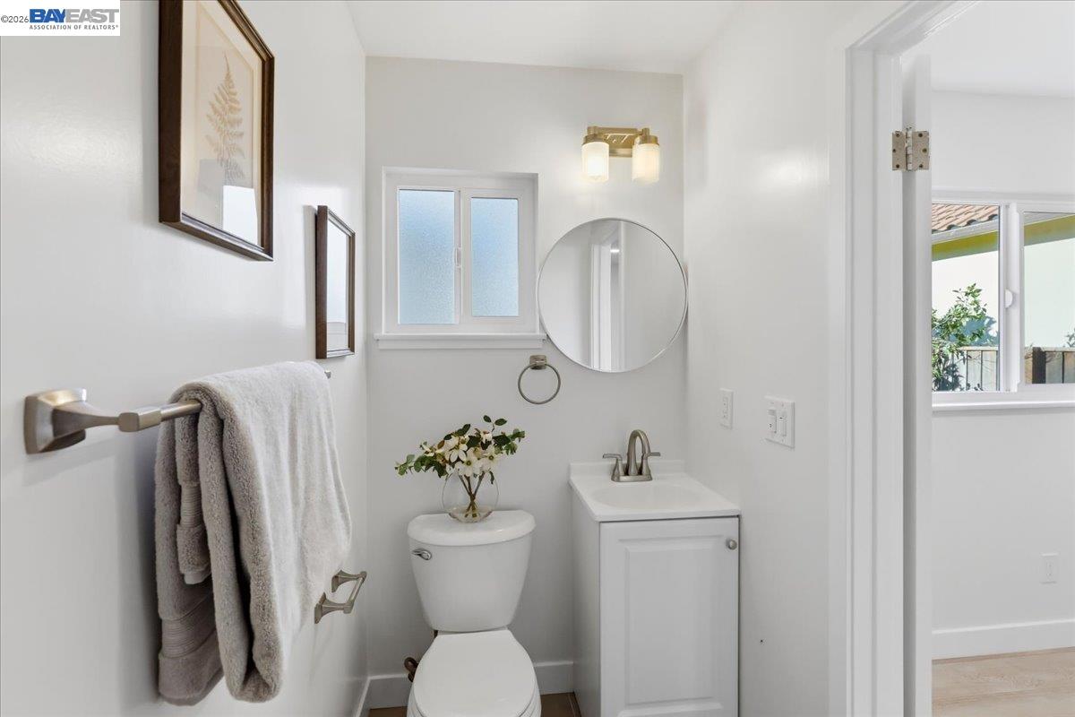 Detail Gallery Image 25 of 46 For 4519 Edwards Ln, Castro Valley,  CA 94546 - 6 Beds | 4/1 Baths