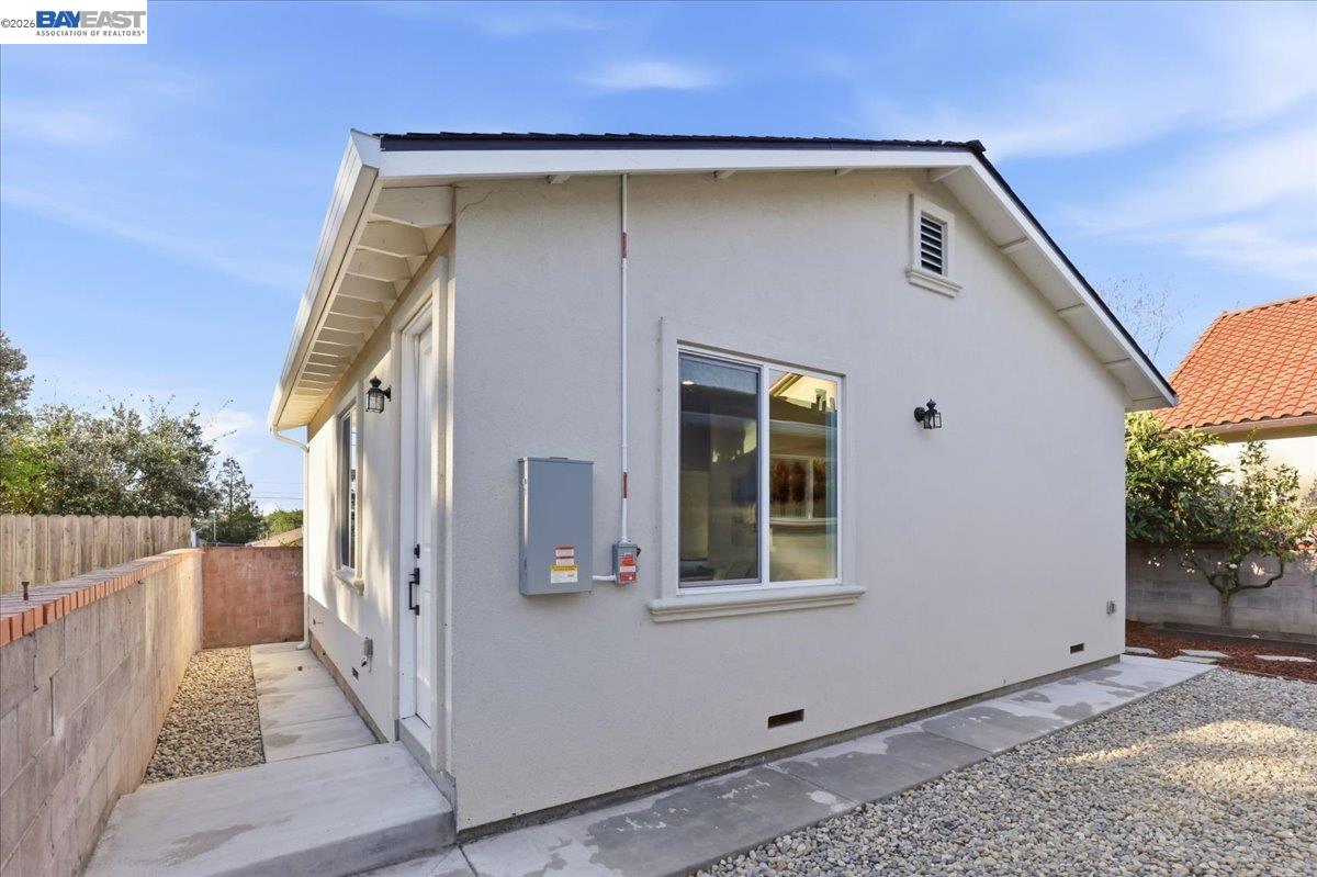 Detail Gallery Image 29 of 46 For 4519 Edwards Ln, Castro Valley,  CA 94546 - 6 Beds | 4/1 Baths