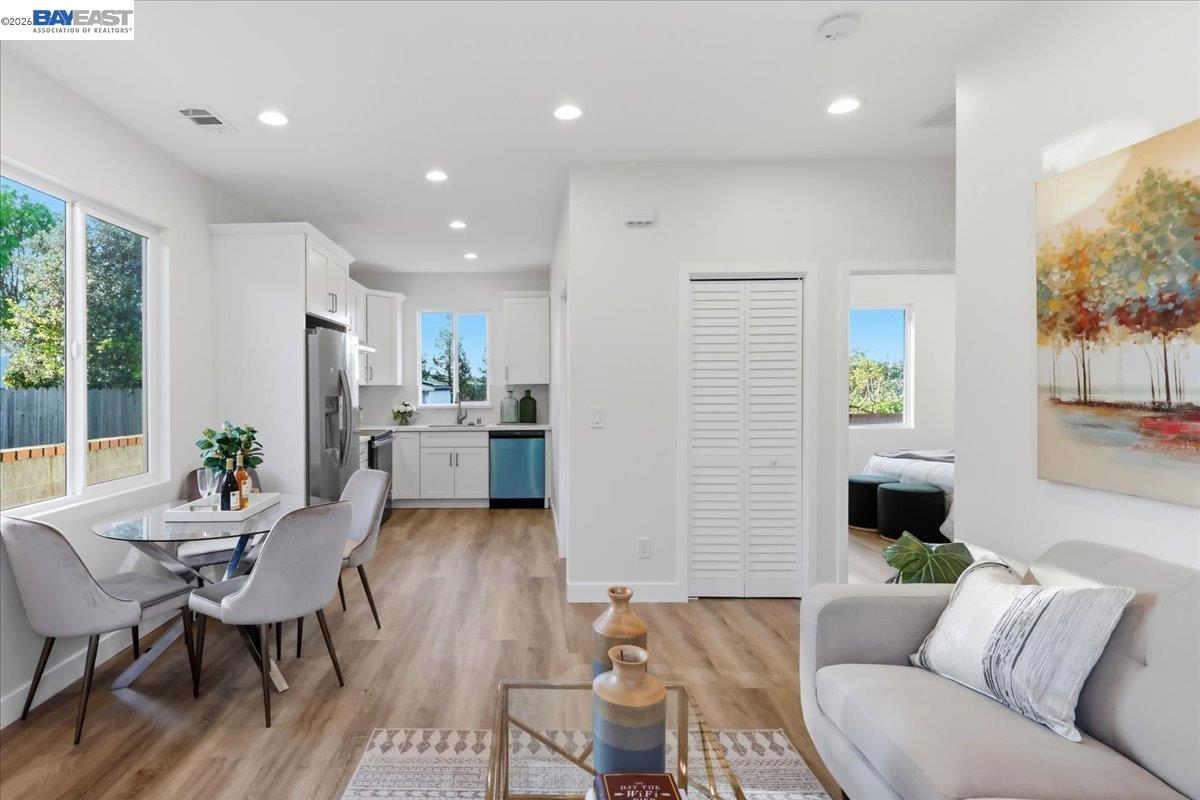 Detail Gallery Image 31 of 46 For 4519 Edwards Ln, Castro Valley,  CA 94546 - 6 Beds | 4/1 Baths