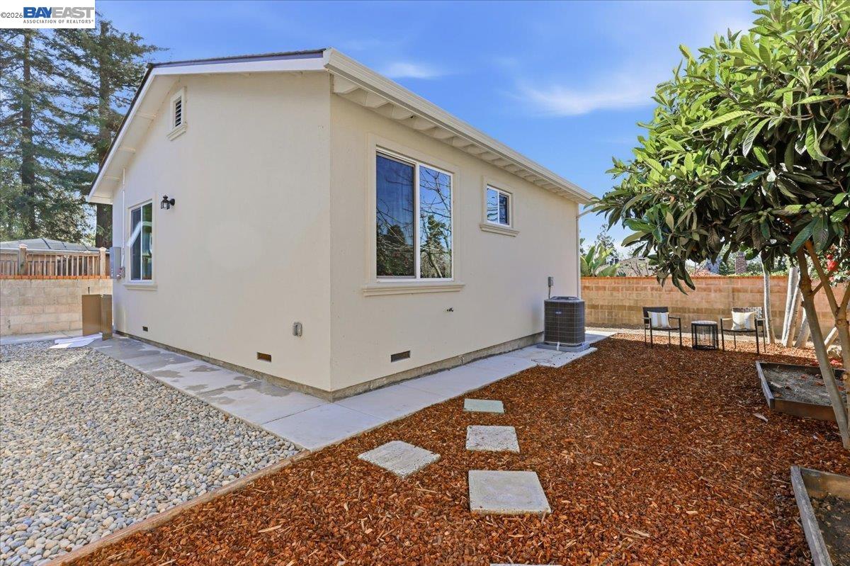 Detail Gallery Image 43 of 46 For 4519 Edwards Ln, Castro Valley,  CA 94546 - 6 Beds | 4/1 Baths