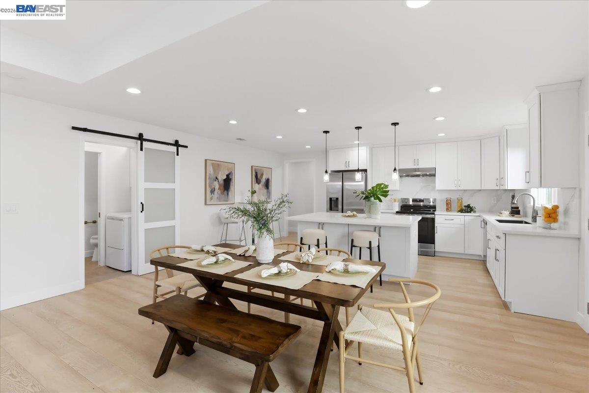 Detail Gallery Image 7 of 46 For 4519 Edwards Ln, Castro Valley,  CA 94546 - 6 Beds | 4/1 Baths