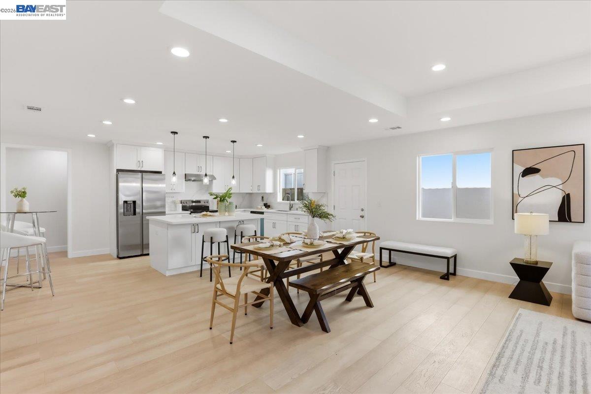 Detail Gallery Image 8 of 46 For 4519 Edwards Ln, Castro Valley,  CA 94546 - 6 Beds | 4/1 Baths