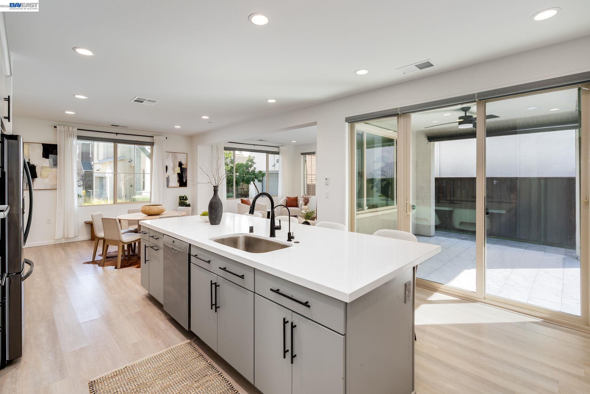 Detail Gallery Image 13 of 54 For 6017 Basaltina Pl, Dublin,  CA 94568 - 5 Beds | 3/1 Baths