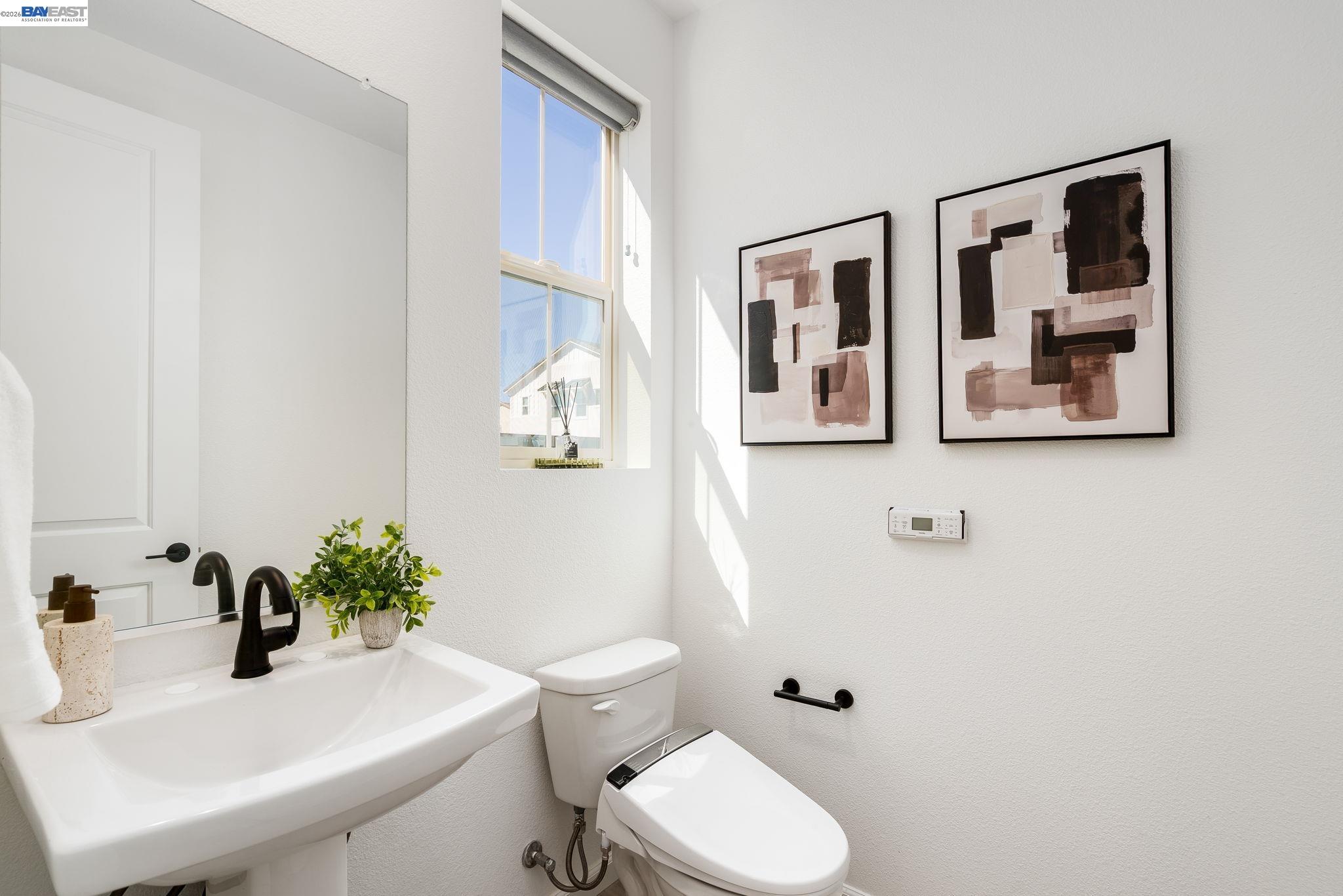 Detail Gallery Image 16 of 54 For 6017 Basaltina Pl, Dublin,  CA 94568 - 5 Beds | 3/1 Baths