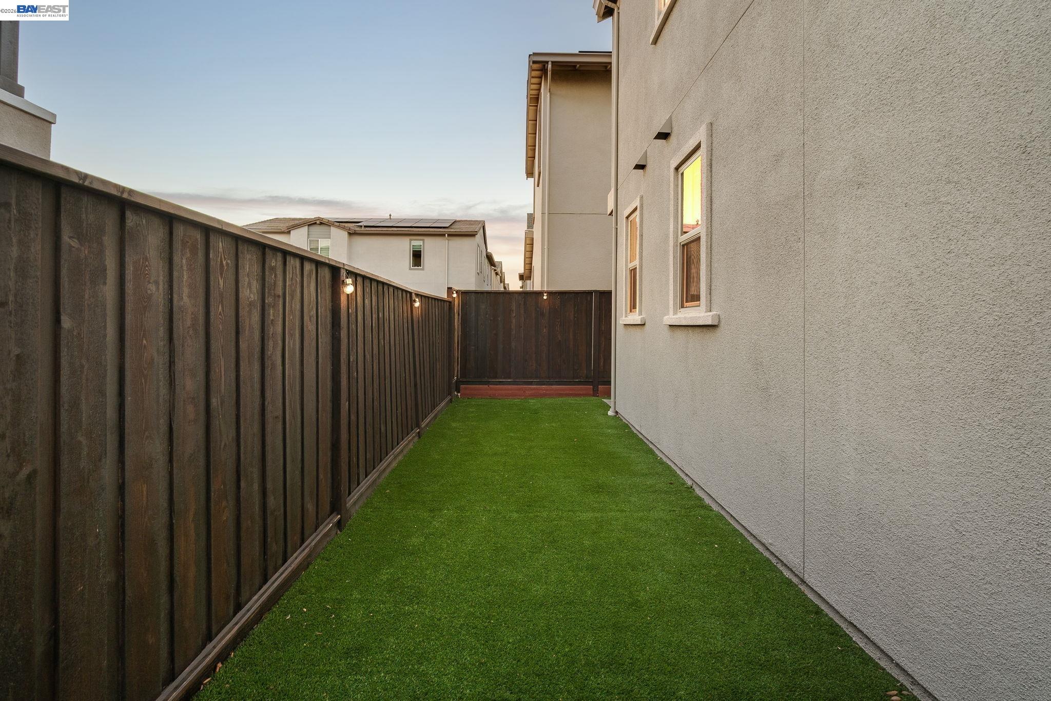 Detail Gallery Image 33 of 54 For 6017 Basaltina Pl, Dublin,  CA 94568 - 5 Beds | 3/1 Baths