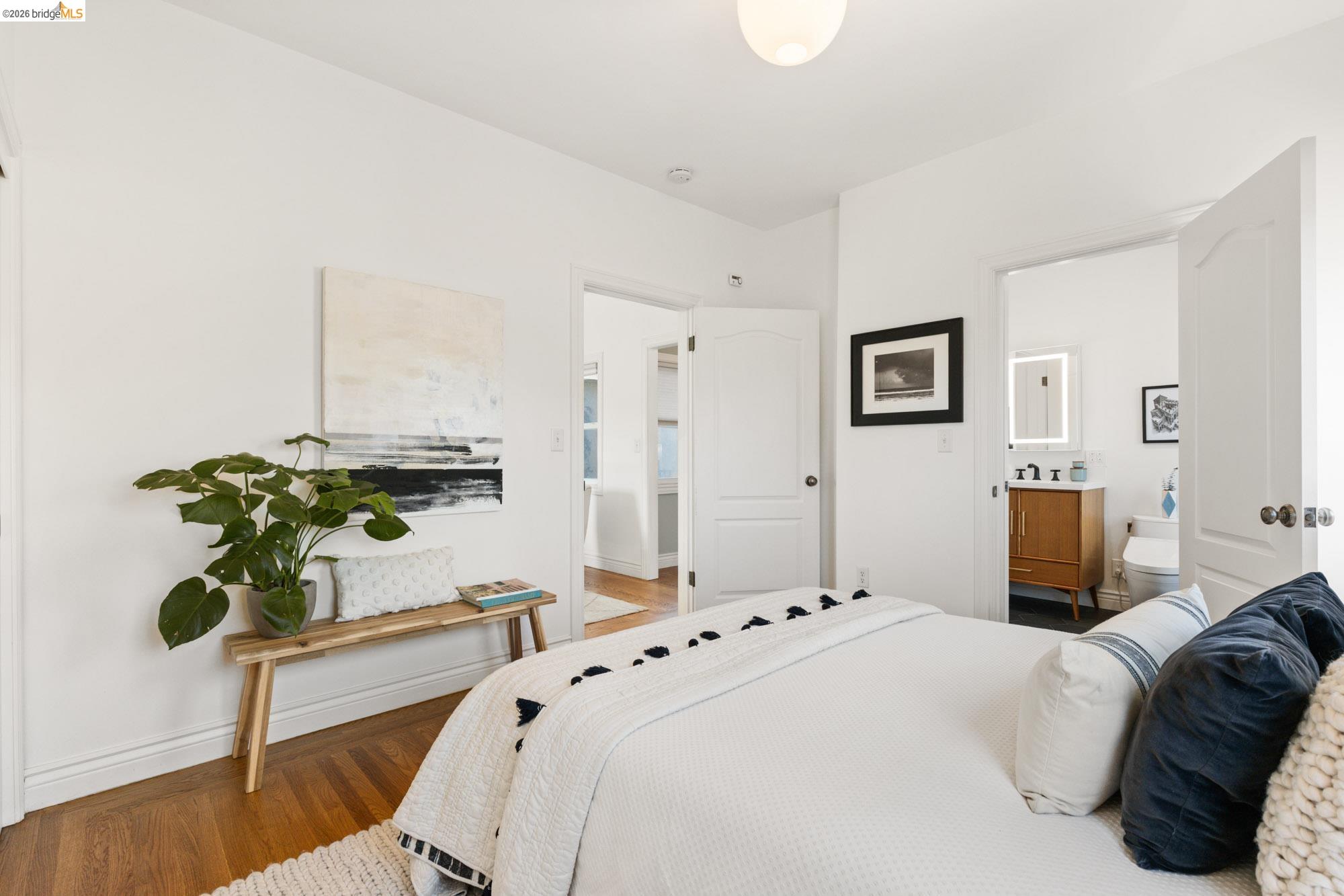 Photo #9: 41127905 Listing: Photo #9