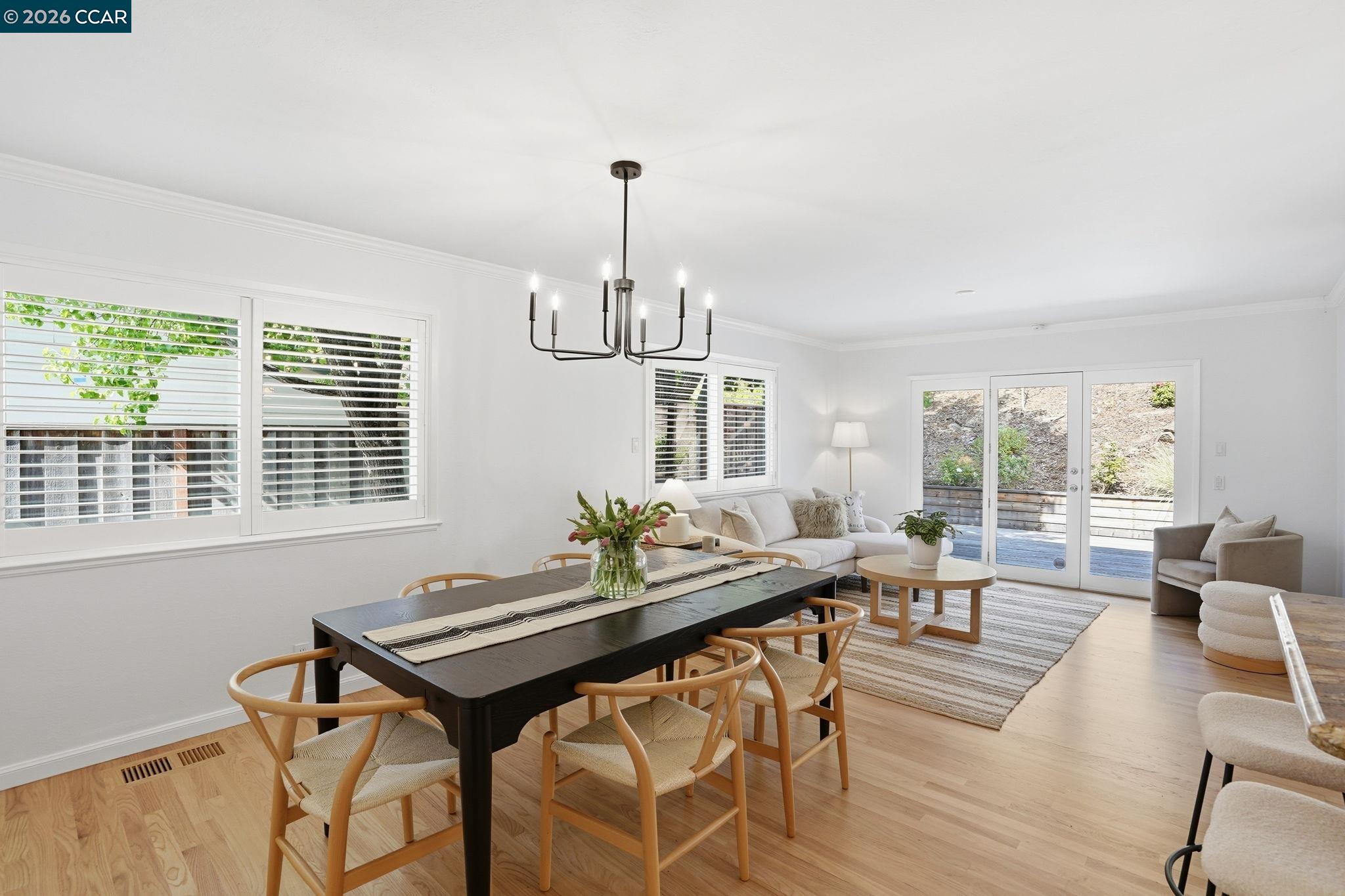 Detail Gallery Image 14 of 42 For 27 Whitehall Dr, Orinda,  CA 94563 - 4 Beds | 3 Baths