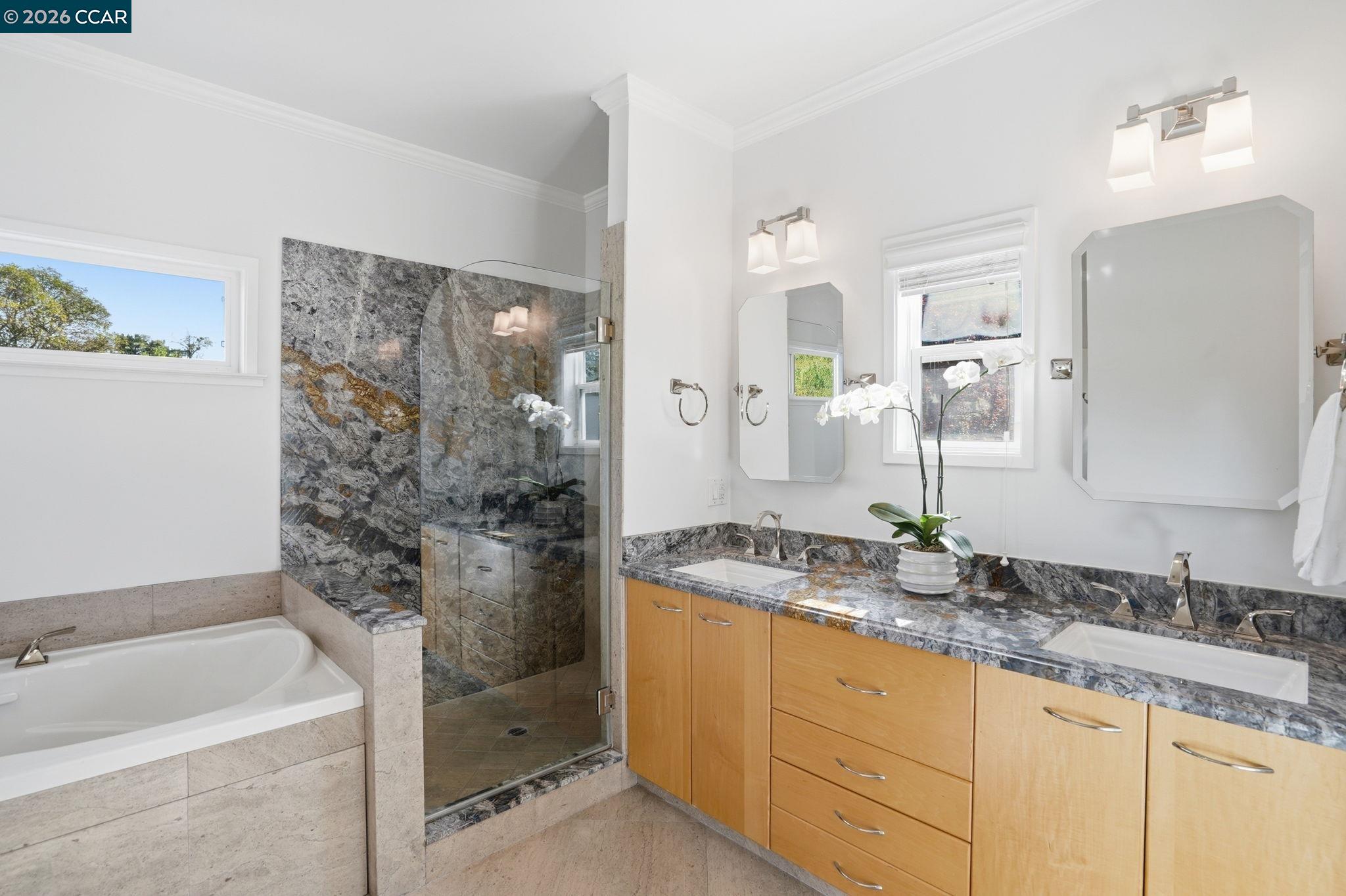 Detail Gallery Image 34 of 42 For 27 Whitehall Dr, Orinda,  CA 94563 - 4 Beds | 3 Baths