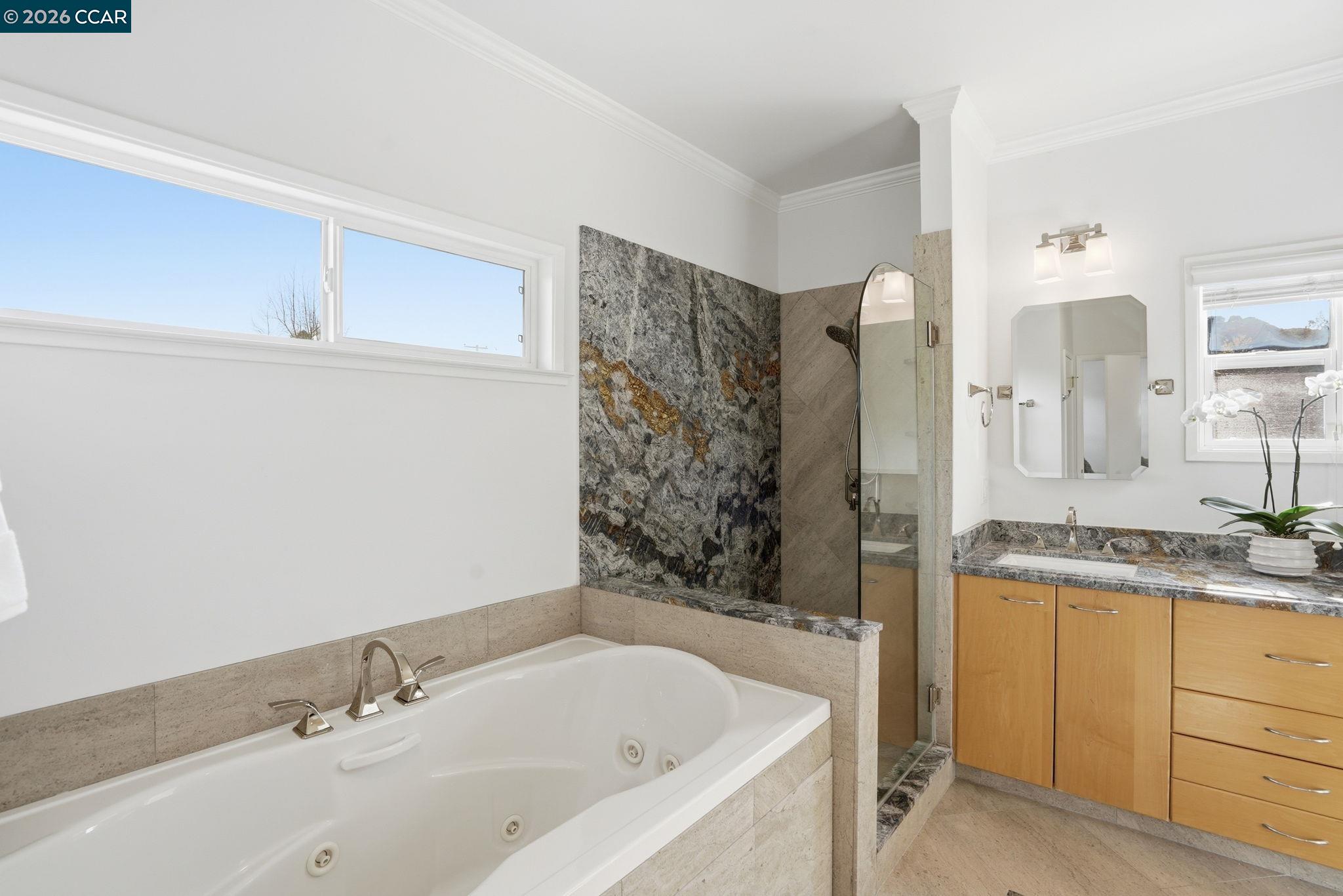 Detail Gallery Image 35 of 42 For 27 Whitehall Dr, Orinda,  CA 94563 - 4 Beds | 3 Baths