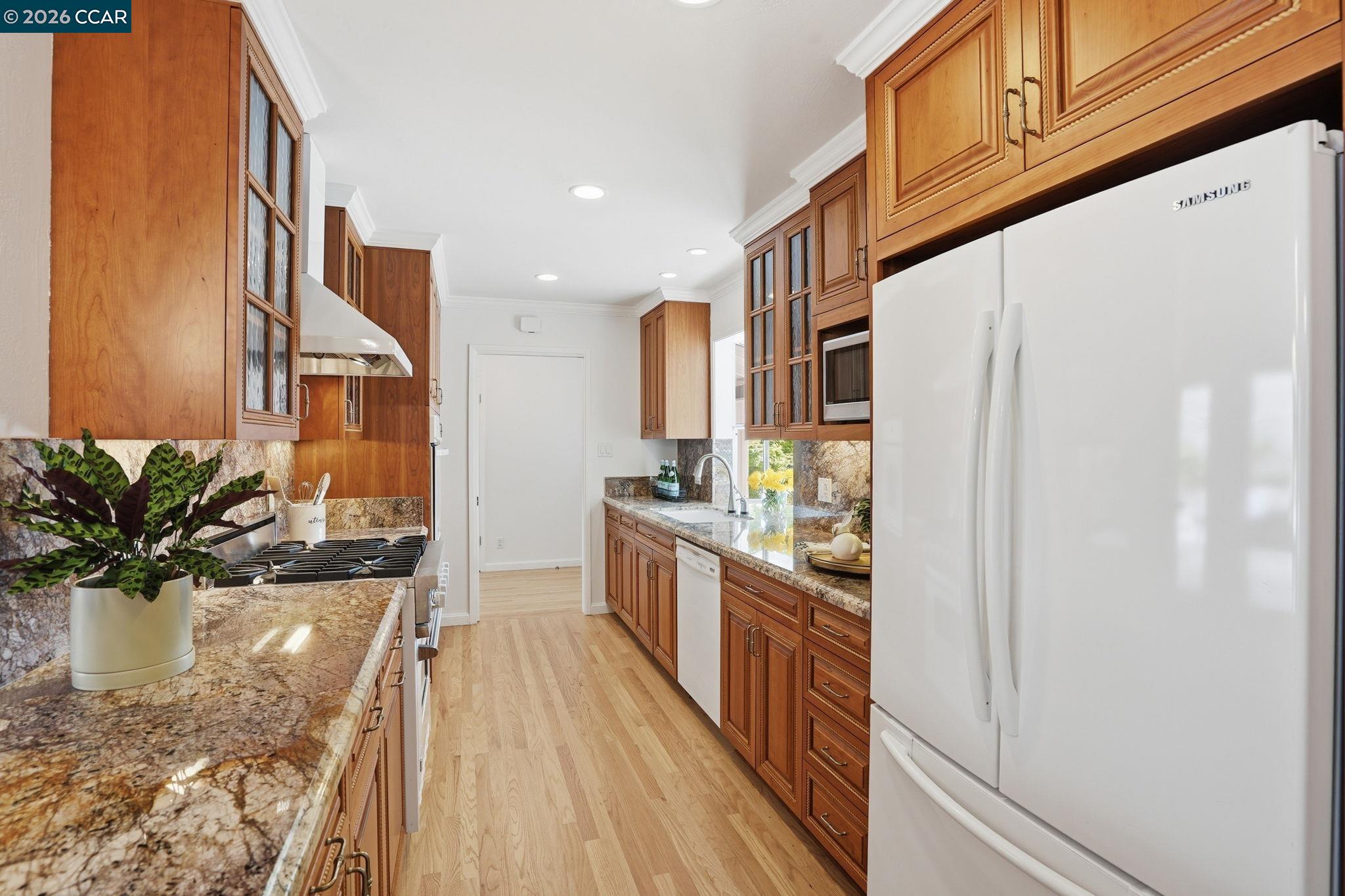 Detail Gallery Image 9 of 42 For 27 Whitehall Dr, Orinda,  CA 94563 - 4 Beds | 3 Baths