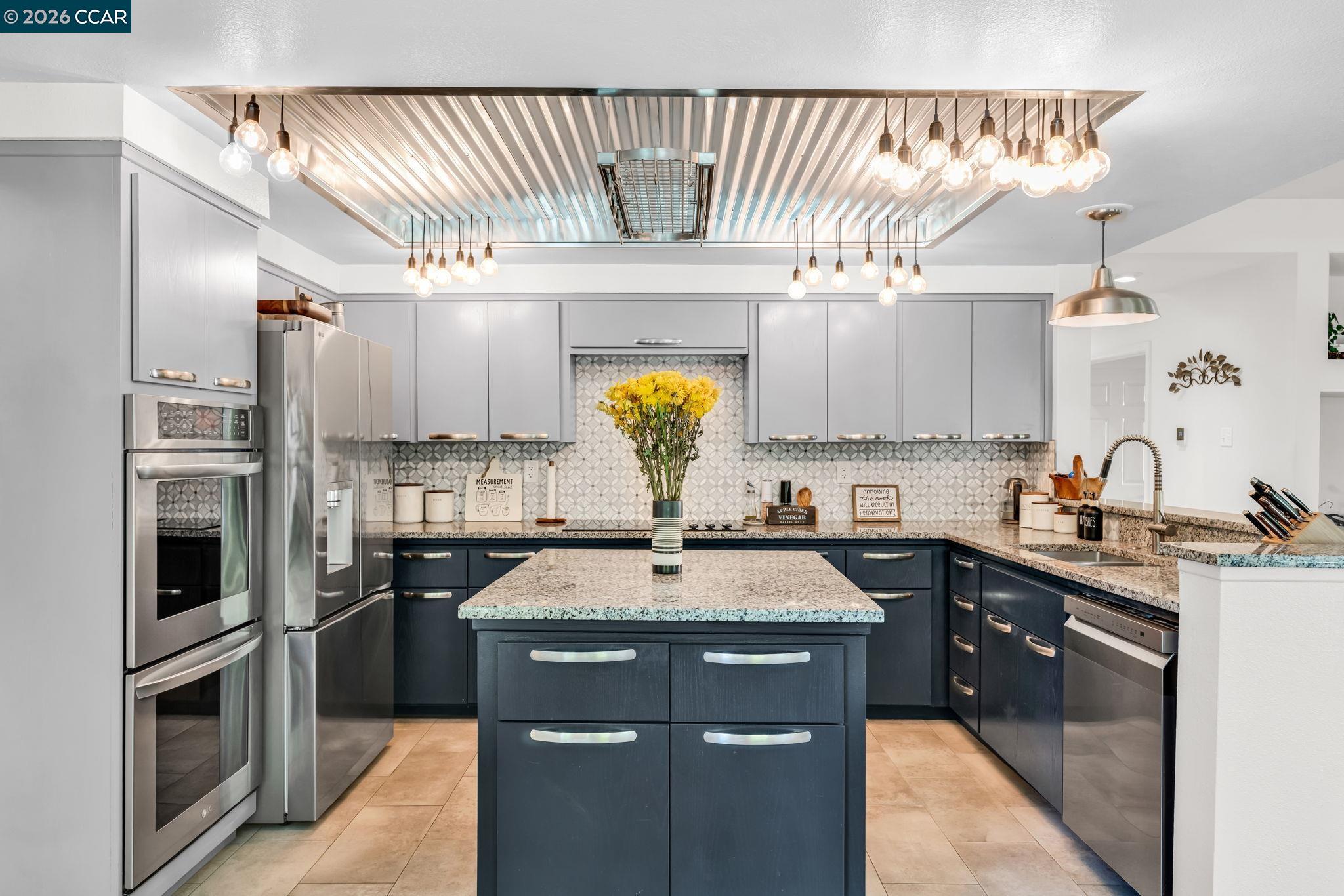 Detail Gallery Image 12 of 49 For 2486 Del Monte Dr, Fairfield,  CA 94534 - 5 Beds | 3 Baths