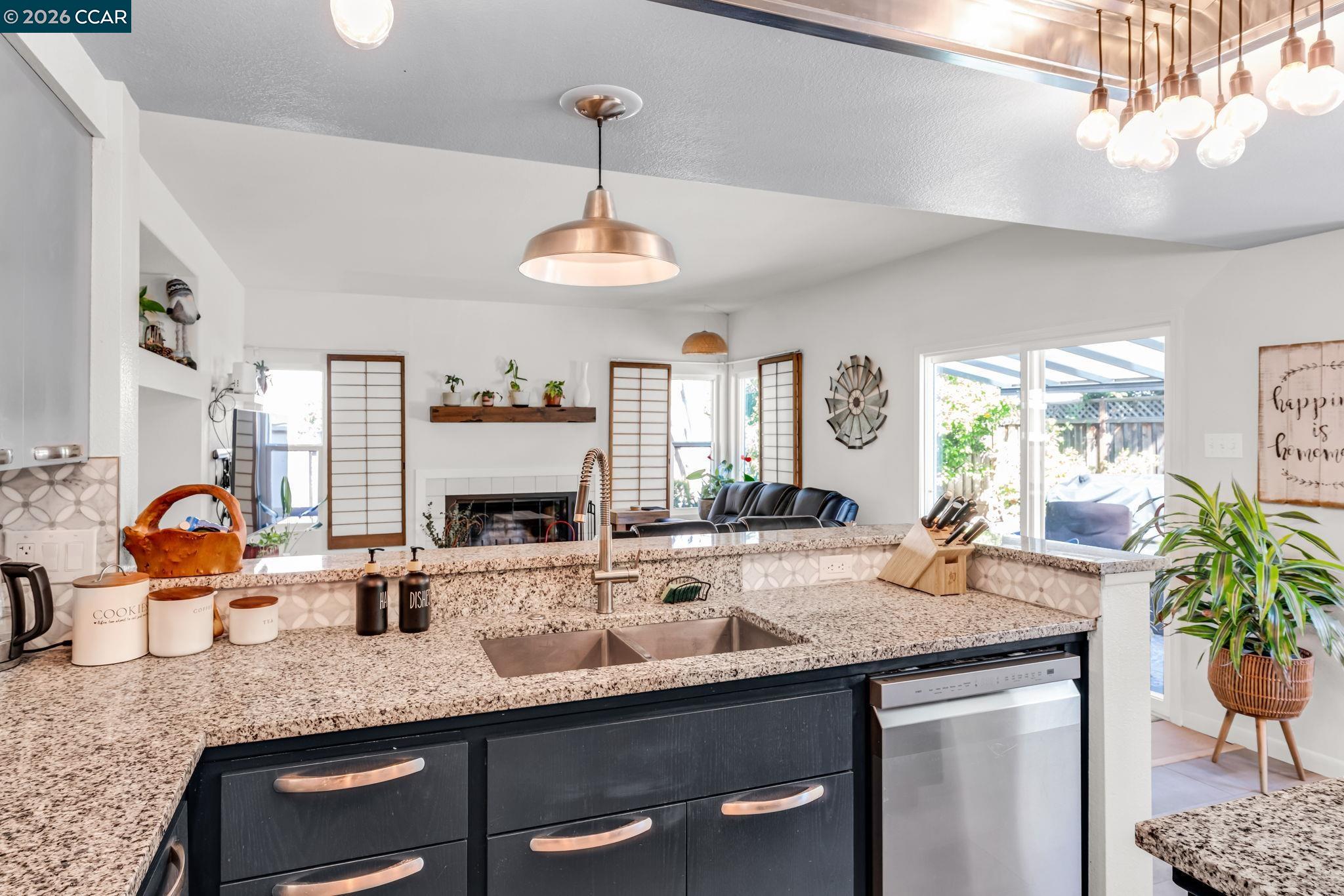 Detail Gallery Image 17 of 49 For 2486 Del Monte Dr, Fairfield,  CA 94534 - 5 Beds | 3 Baths