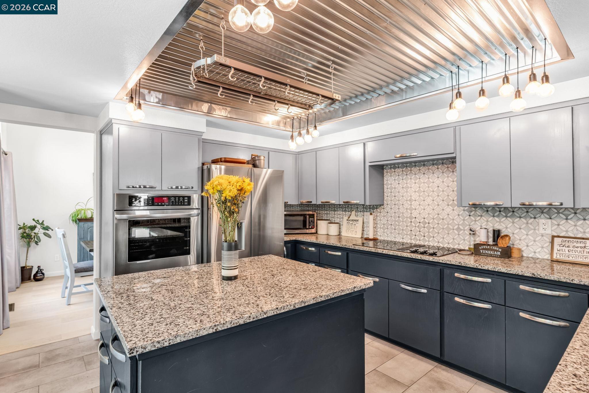 Detail Gallery Image 10 of 49 For 2486 Del Monte Dr, Fairfield,  CA 94534 - 5 Beds | 3 Baths