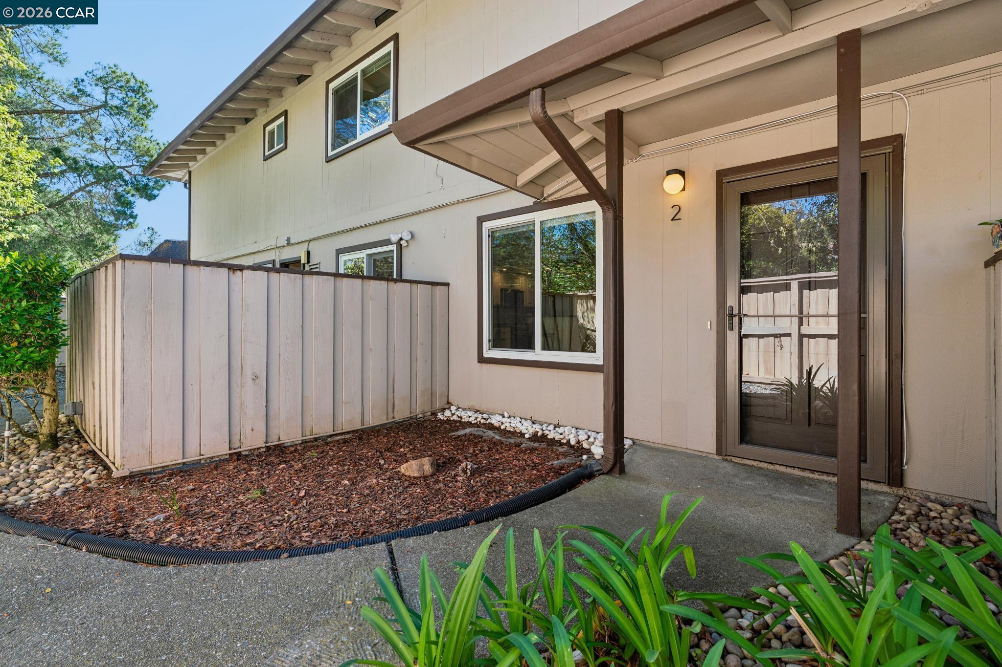 Photo #2: 41127909 Listing: Photo #2