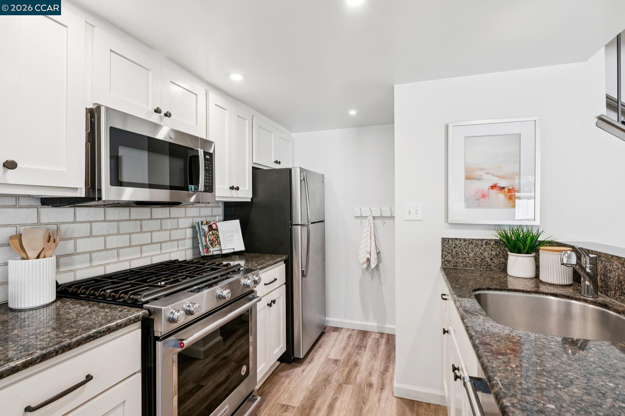 Photo #12: 41127909 Listing: Photo #12