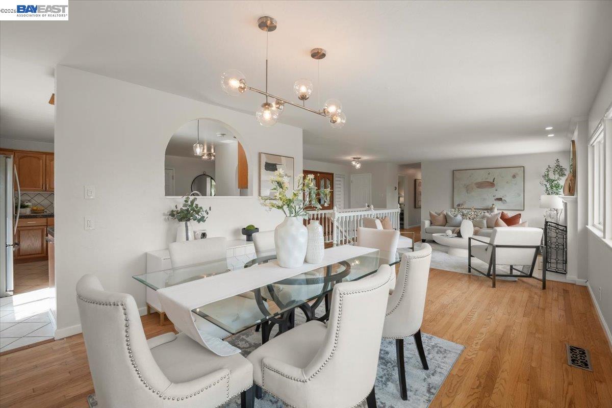 Detail Gallery Image 11 of 36 For 657 Byrdee Way, Lafayette,  CA 94549 - 5 Beds | 3 Baths