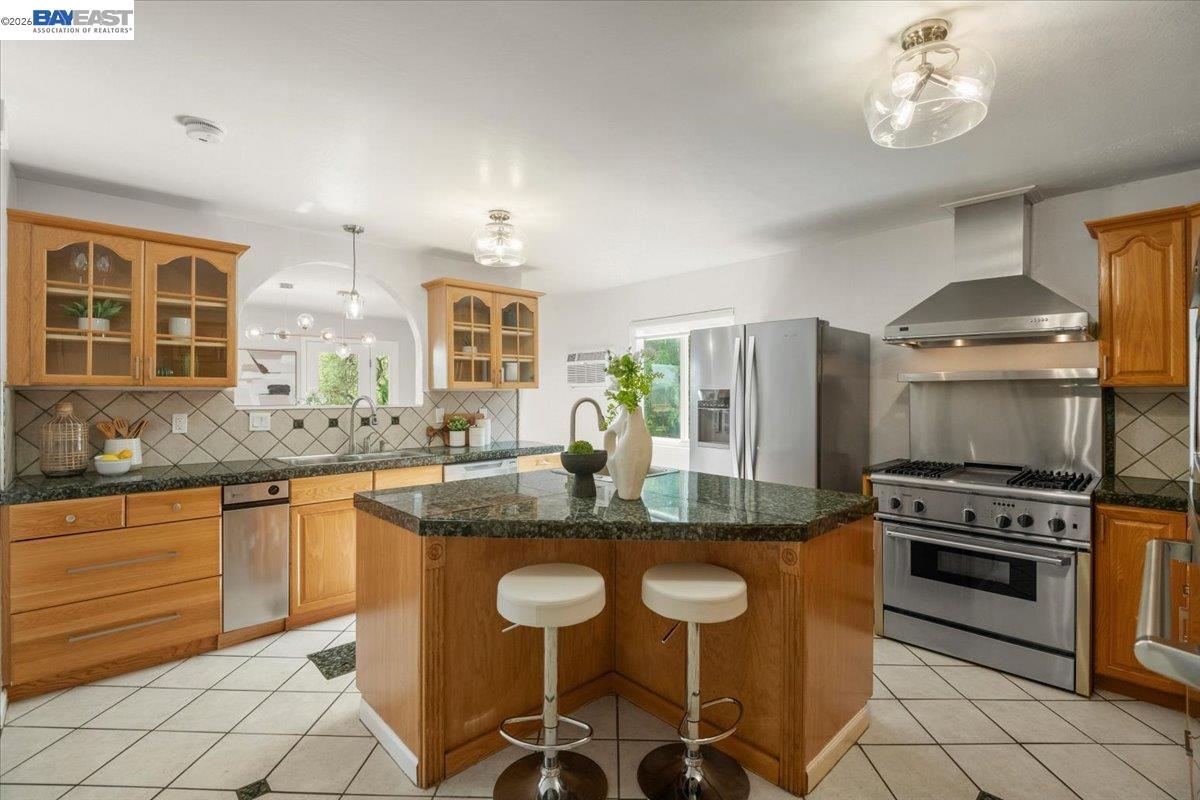 Detail Gallery Image 12 of 36 For 657 Byrdee Way, Lafayette,  CA 94549 - 5 Beds | 3 Baths