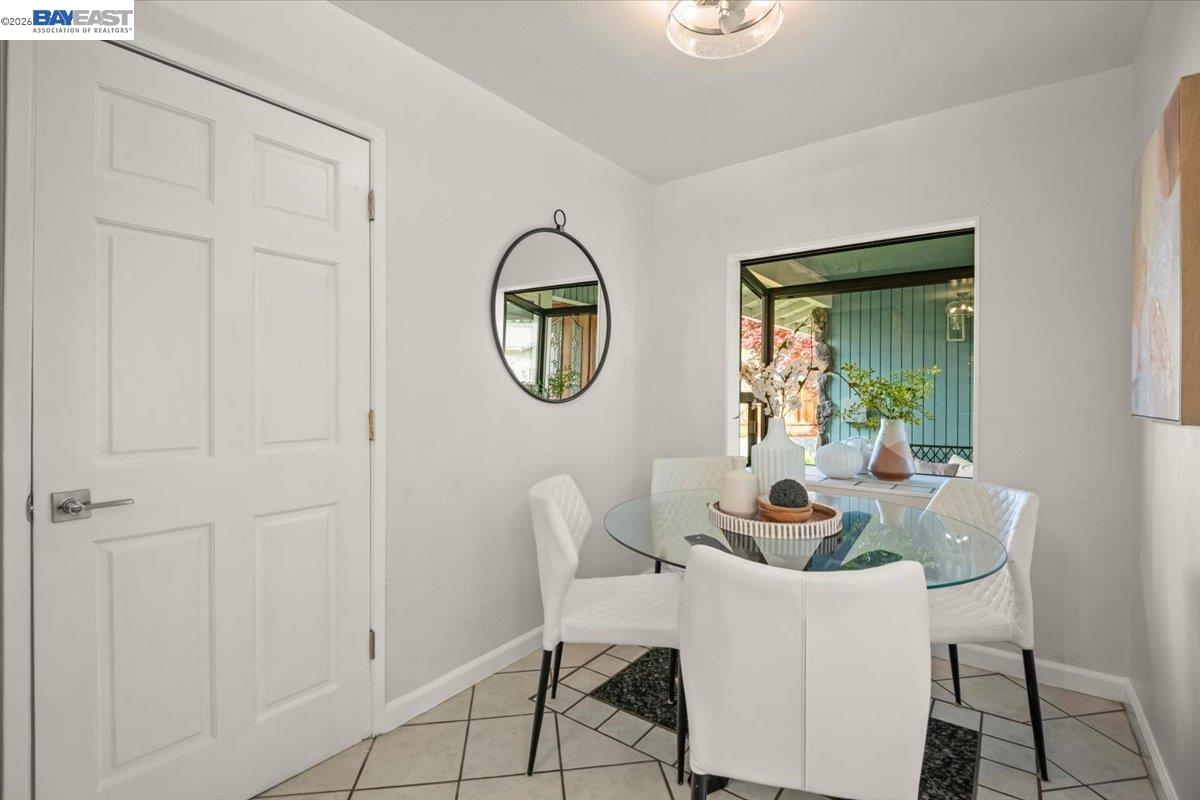 Detail Gallery Image 15 of 36 For 657 Byrdee Way, Lafayette,  CA 94549 - 5 Beds | 3 Baths