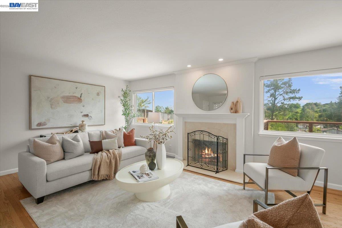 Detail Gallery Image 8 of 36 For 657 Byrdee Way, Lafayette,  CA 94549 - 5 Beds | 3 Baths