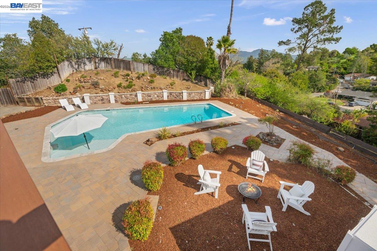 Detail Gallery Image 10 of 36 For 657 Byrdee Way, Lafayette,  CA 94549 - 5 Beds | 3 Baths