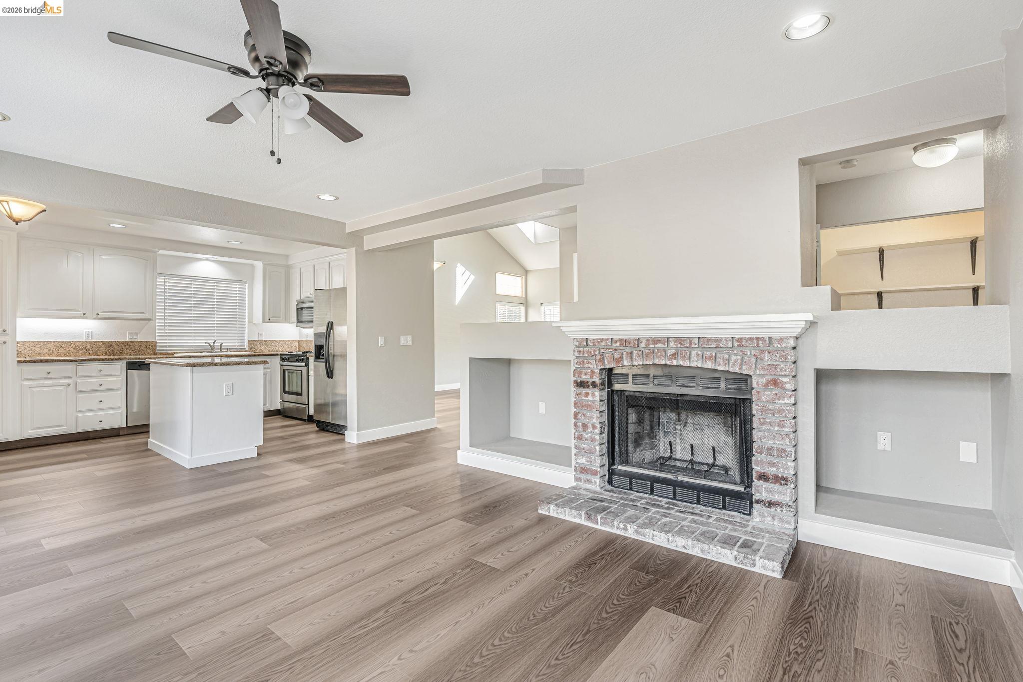 Detail Gallery Image 11 of 51 For 5052 Perry Way, Antioch,  CA 94531-8414 - 4 Beds | 3 Baths