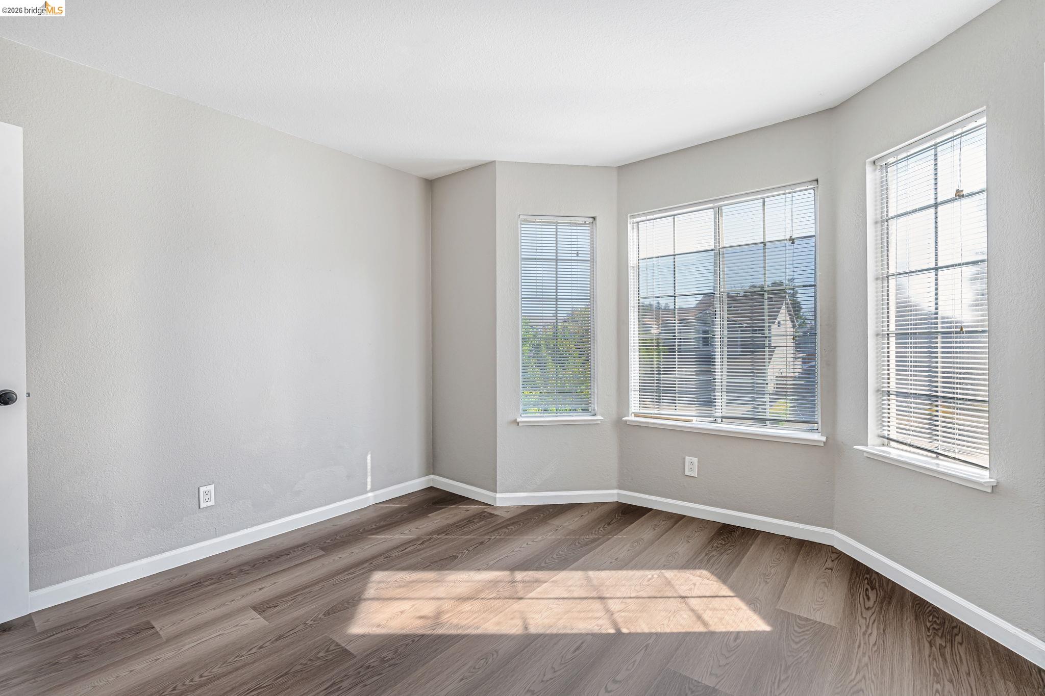 Detail Gallery Image 33 of 51 For 5052 Perry Way, Antioch,  CA 94531-8414 - 4 Beds | 3 Baths