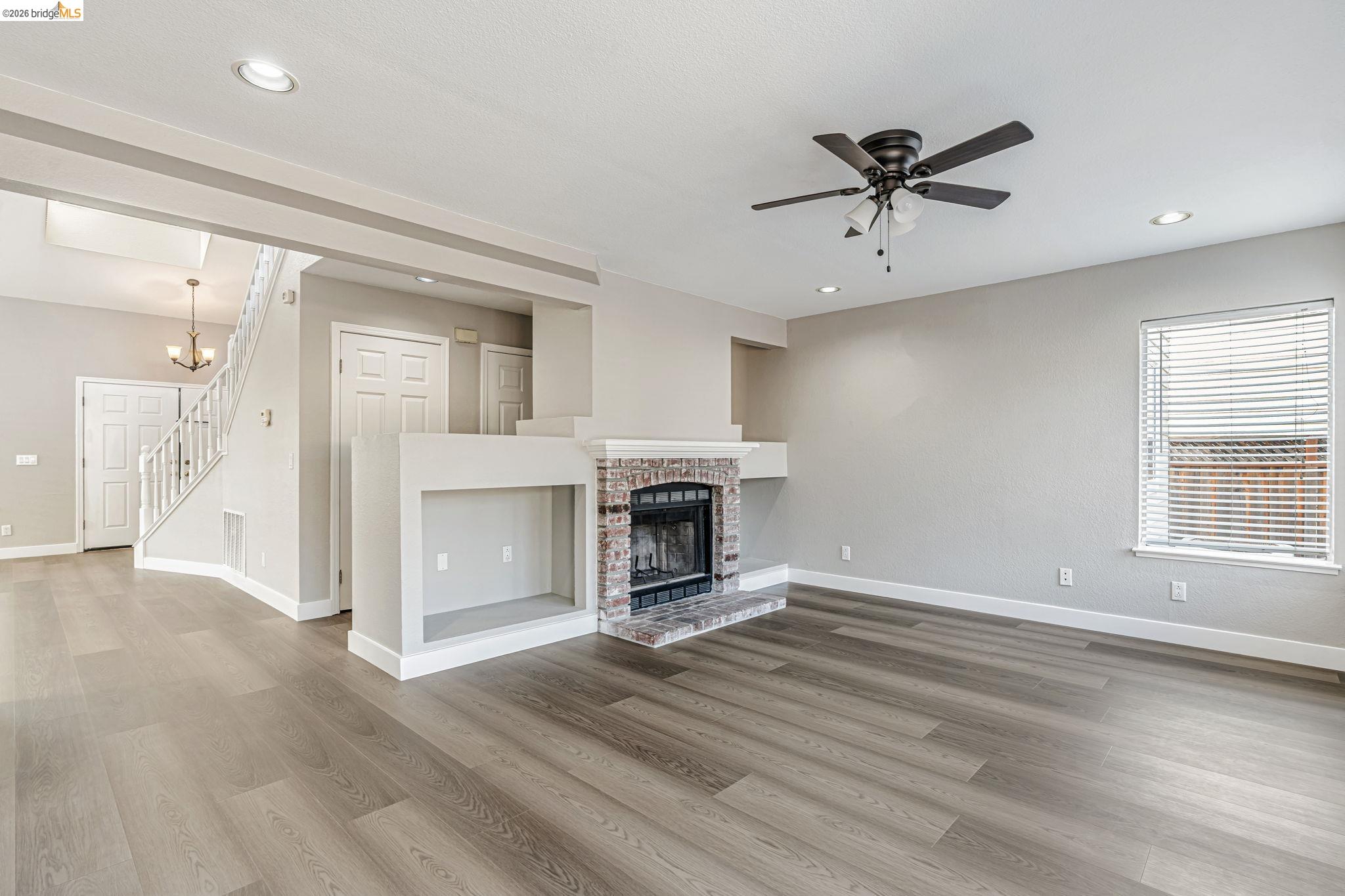 Detail Gallery Image 10 of 51 For 5052 Perry Way, Antioch,  CA 94531-8414 - 4 Beds | 3 Baths