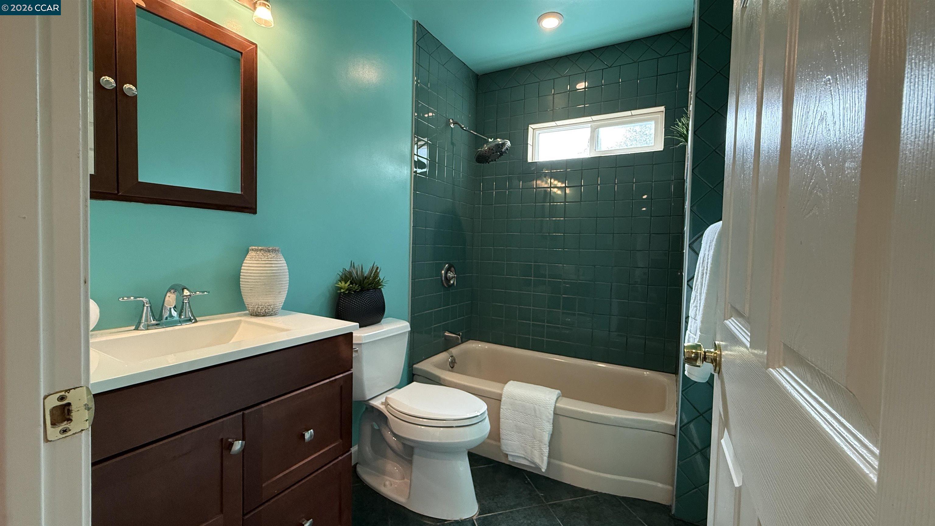 Detail Gallery Image 15 of 29 For 611 Amador St, Richmond,  CA 94805 - 5 Beds | 2 Baths