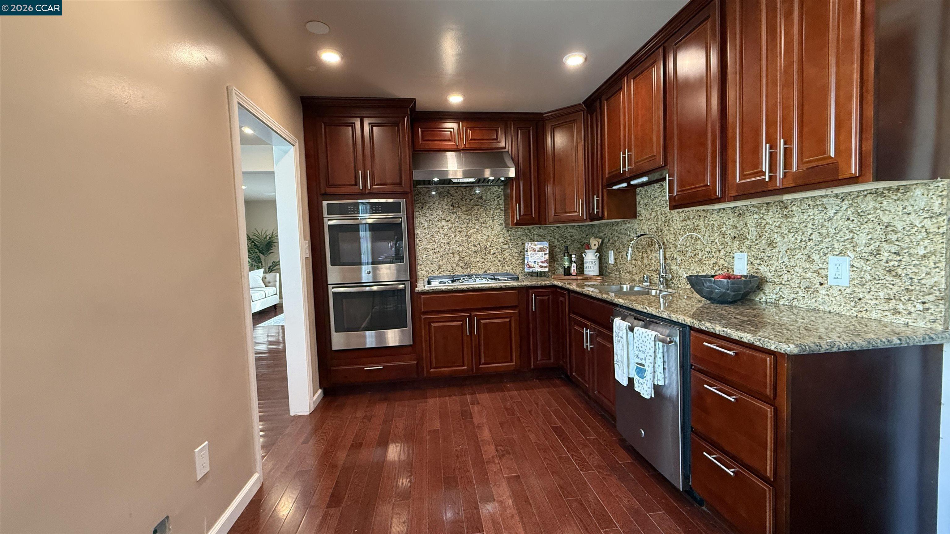 Detail Gallery Image 7 of 29 For 611 Amador St, Richmond,  CA 94805 - 5 Beds | 2 Baths