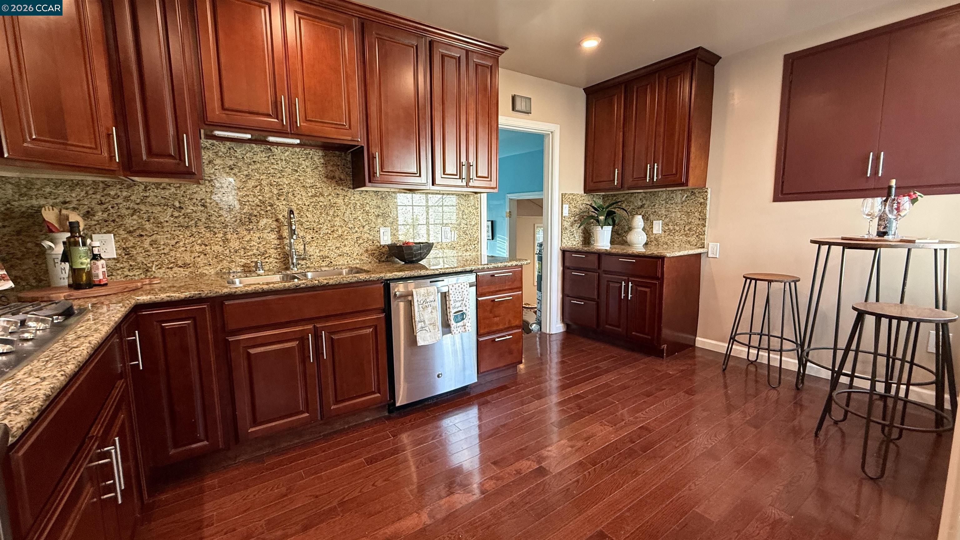 Detail Gallery Image 8 of 29 For 611 Amador St, Richmond,  CA 94805 - 5 Beds | 2 Baths