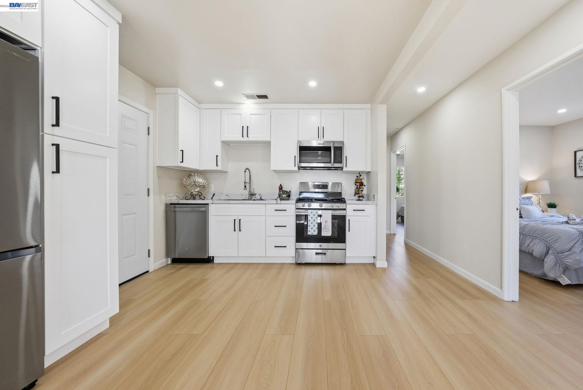 Detail Gallery Image 16 of 41 For 24834 Joyce St, Hayward,  CA 94544 - 3 Beds | 1 Baths