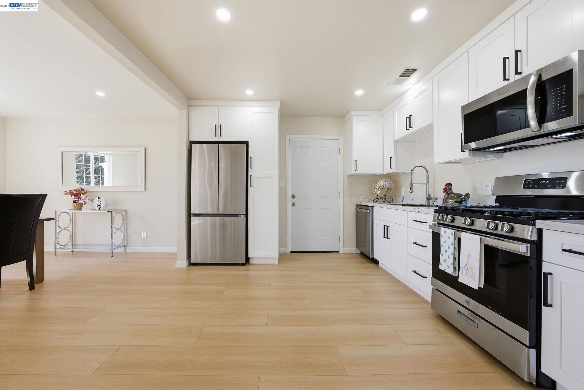 Detail Gallery Image 17 of 41 For 24834 Joyce St, Hayward,  CA 94544 - 3 Beds | 1 Baths