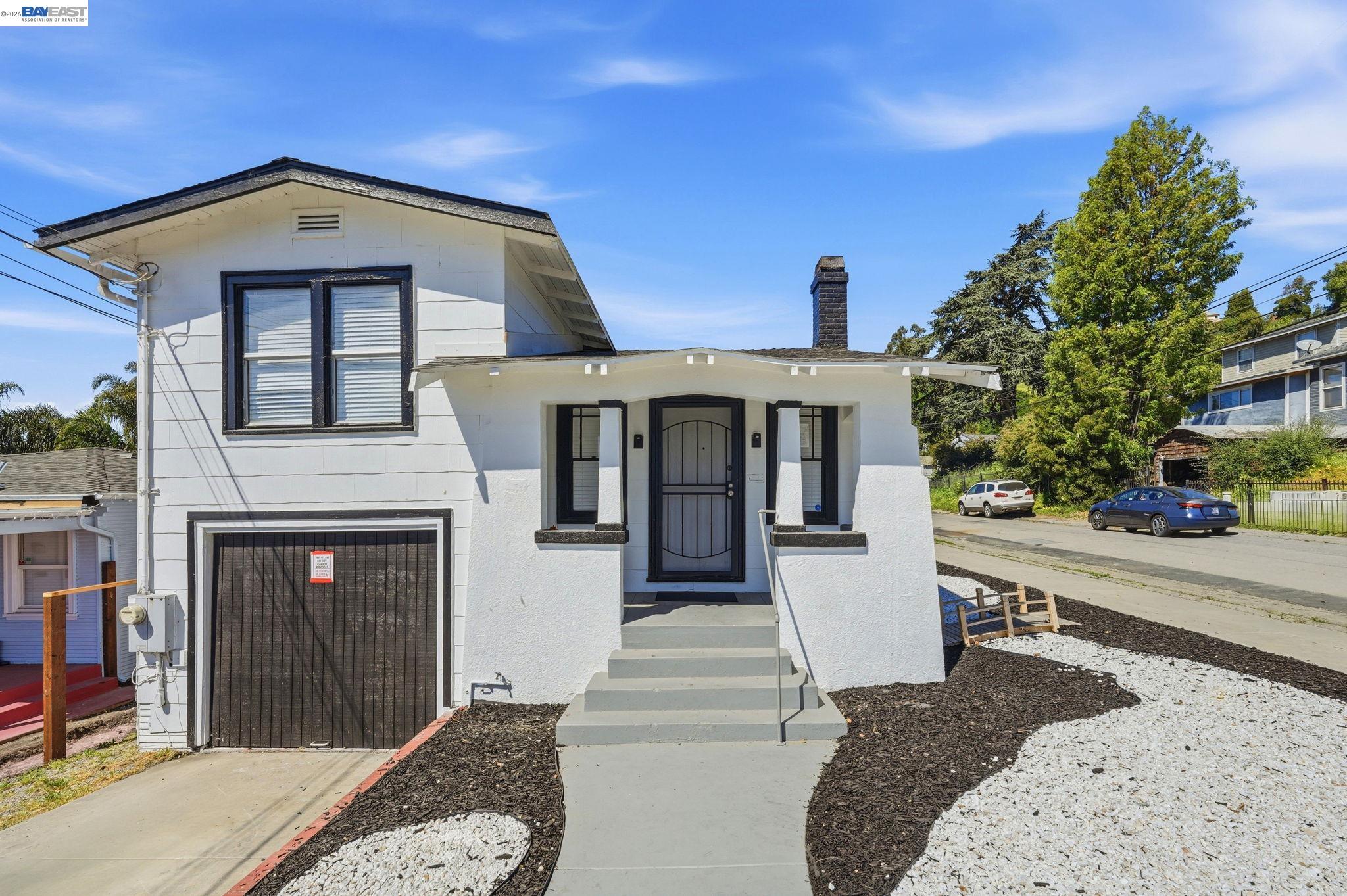 Detail Gallery Image 2 of 15 For 2957 73rd Ave, Oakland,  CA 94605 - 2 Beds | 1 Baths