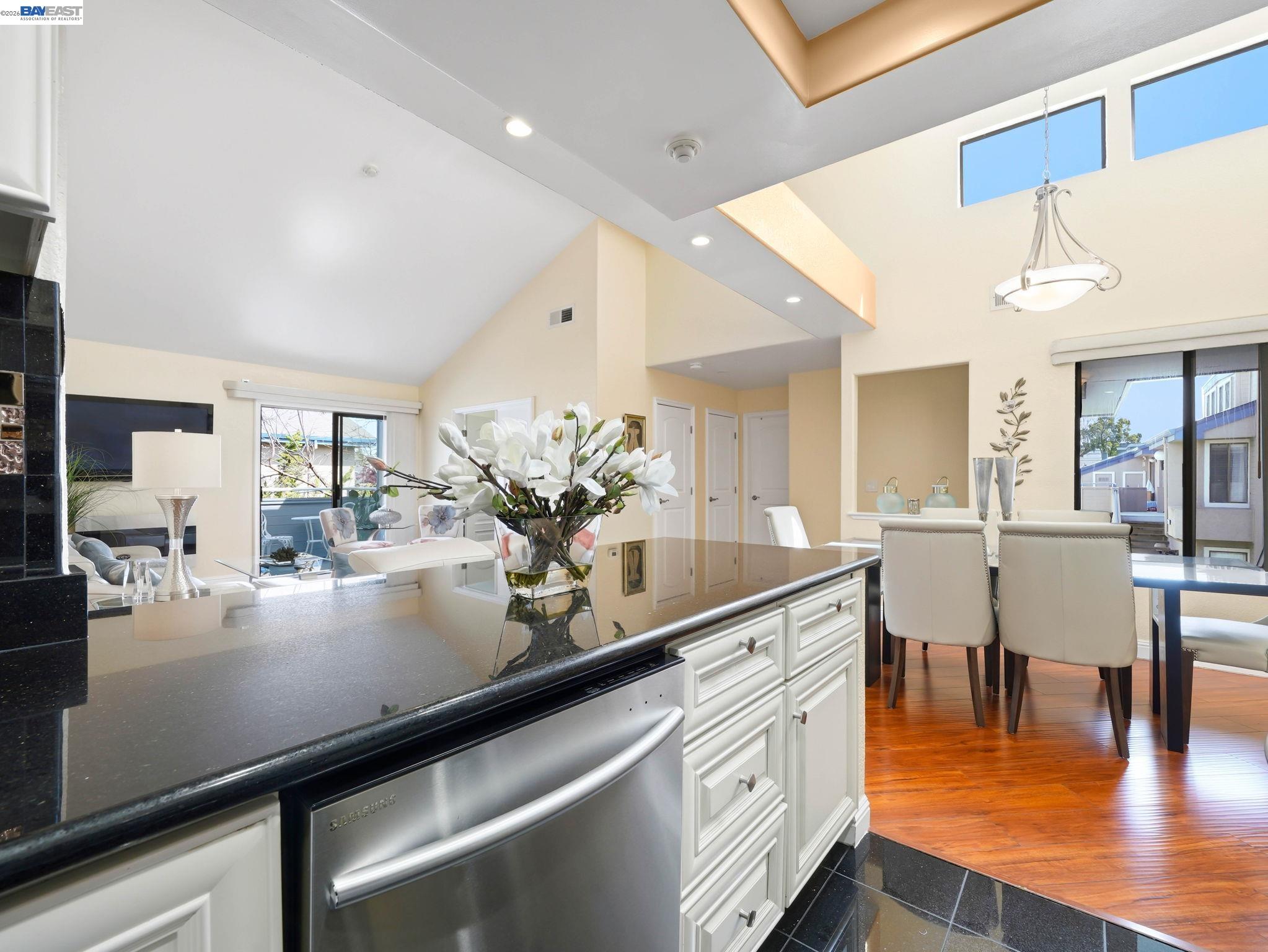 Photo #8: 41127920 Listing: Photo #8