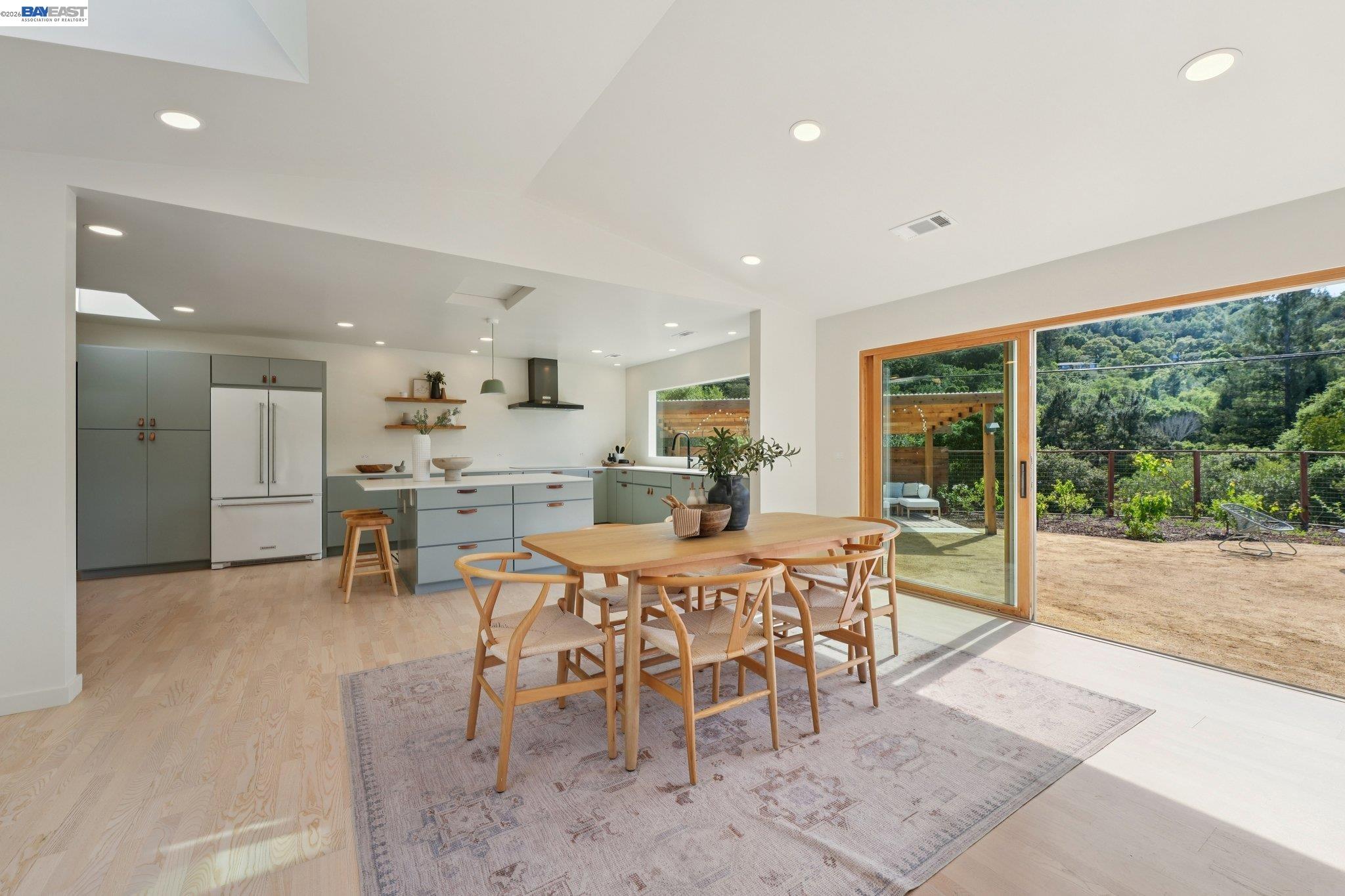 Detail Gallery Image 11 of 60 For 257 Orchard Rd, Orinda,  CA 94563 - 4 Beds | 3/1 Baths