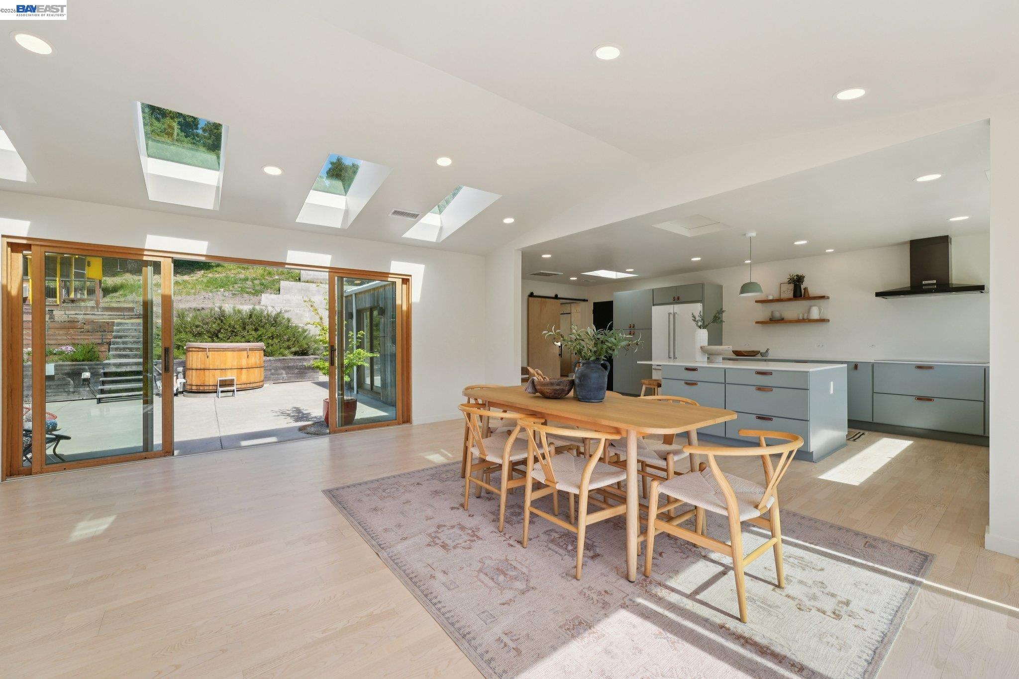 Detail Gallery Image 12 of 60 For 257 Orchard Rd, Orinda,  CA 94563 - 4 Beds | 3/1 Baths