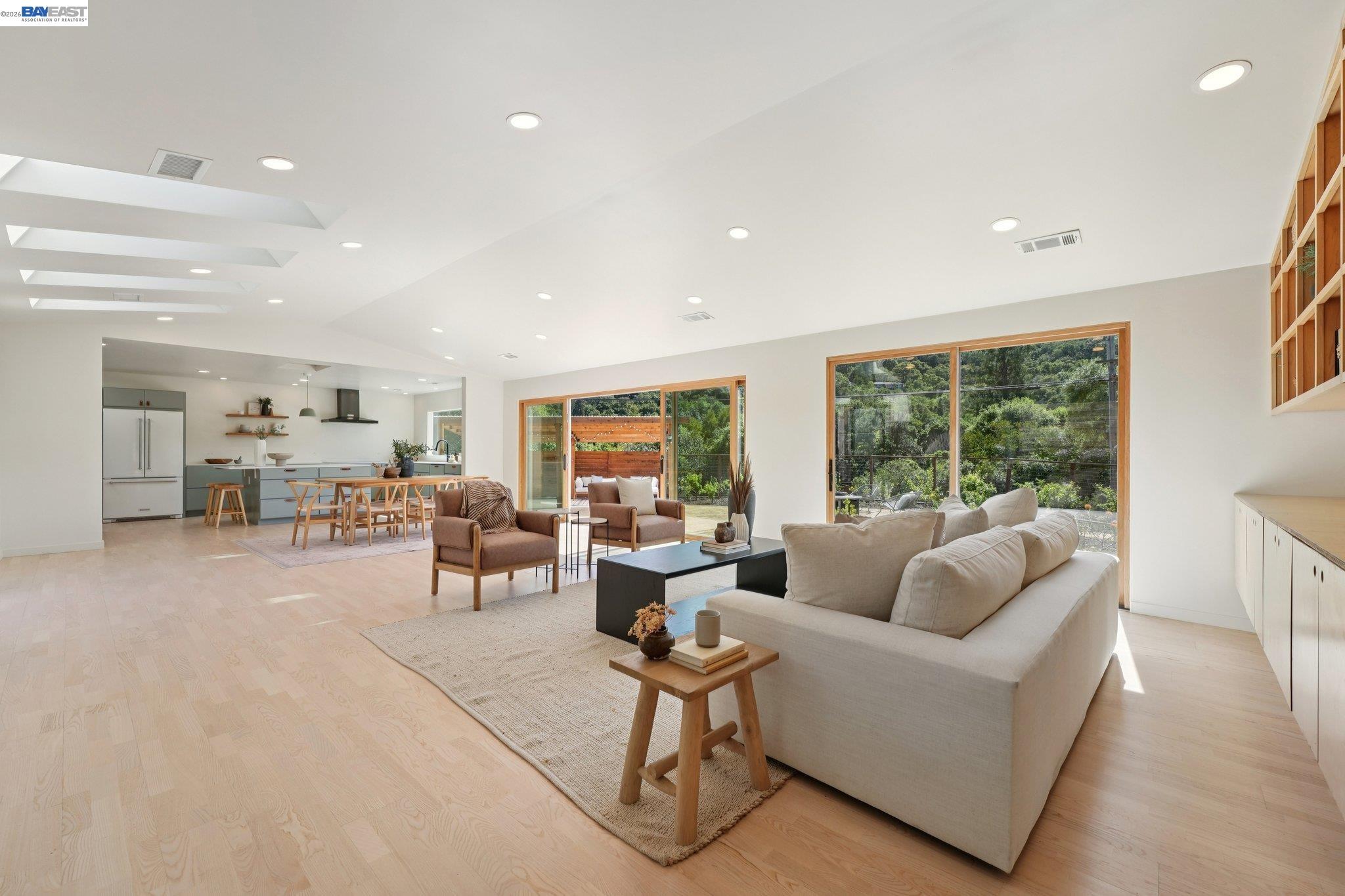 Detail Gallery Image 5 of 60 For 257 Orchard Rd, Orinda,  CA 94563 - 4 Beds | 3/1 Baths